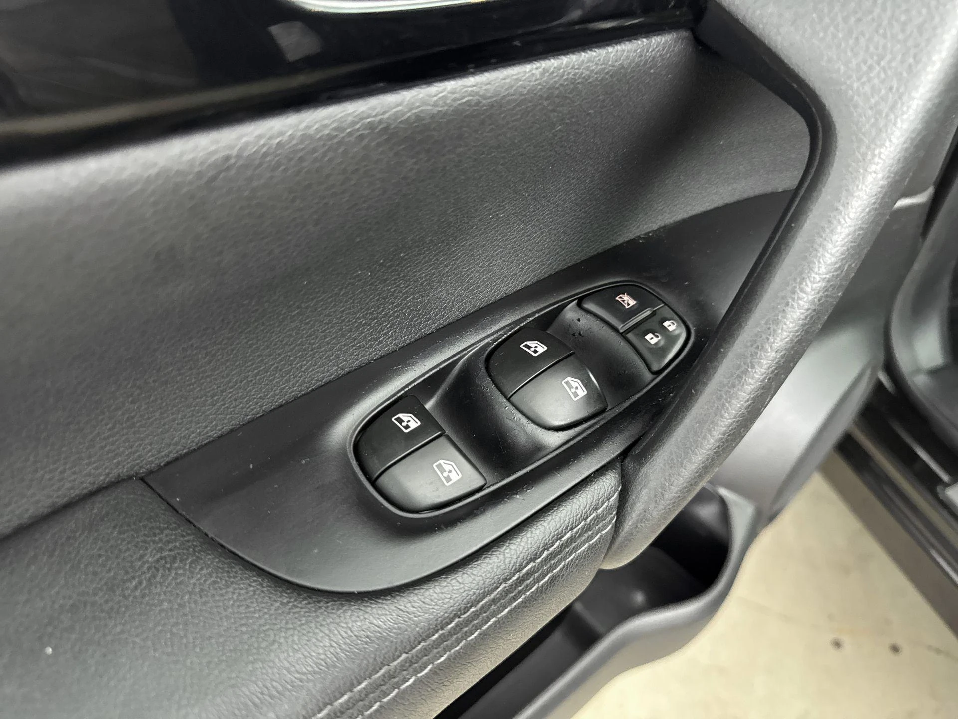 Nissan-QASHQAI-image-12