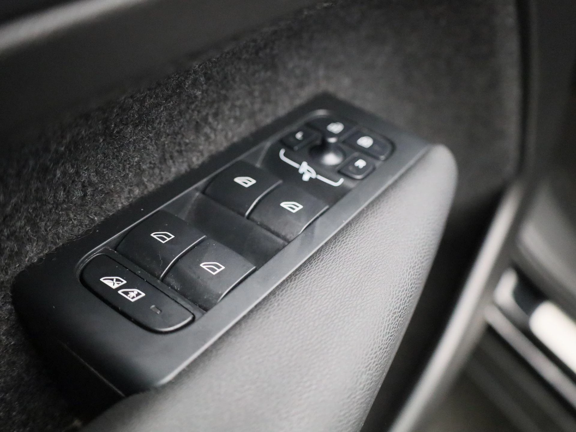 Volvo XC40 Recharge Core