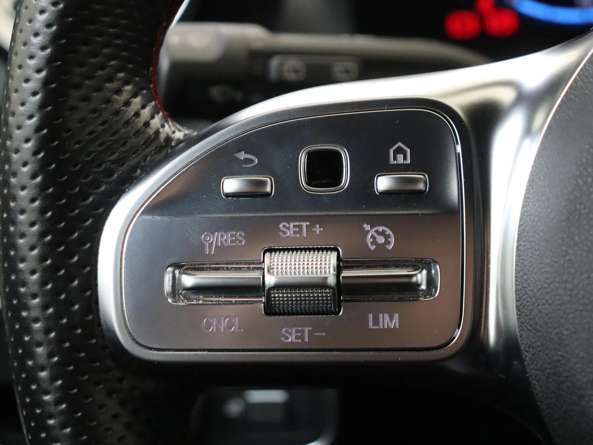 Mercedes-Benz-A-Klasse-image-15