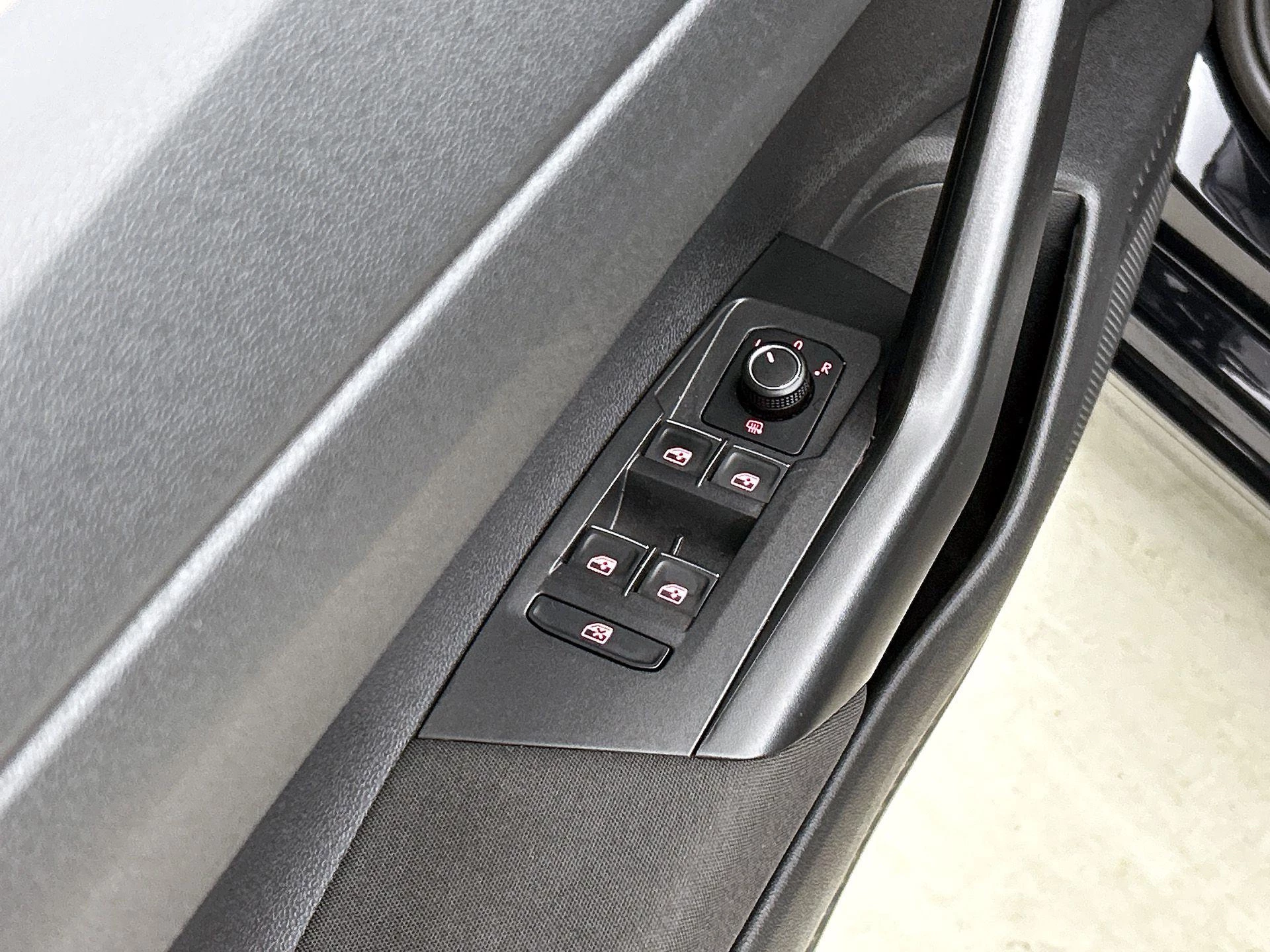 Volkswagen-Polo-image-24