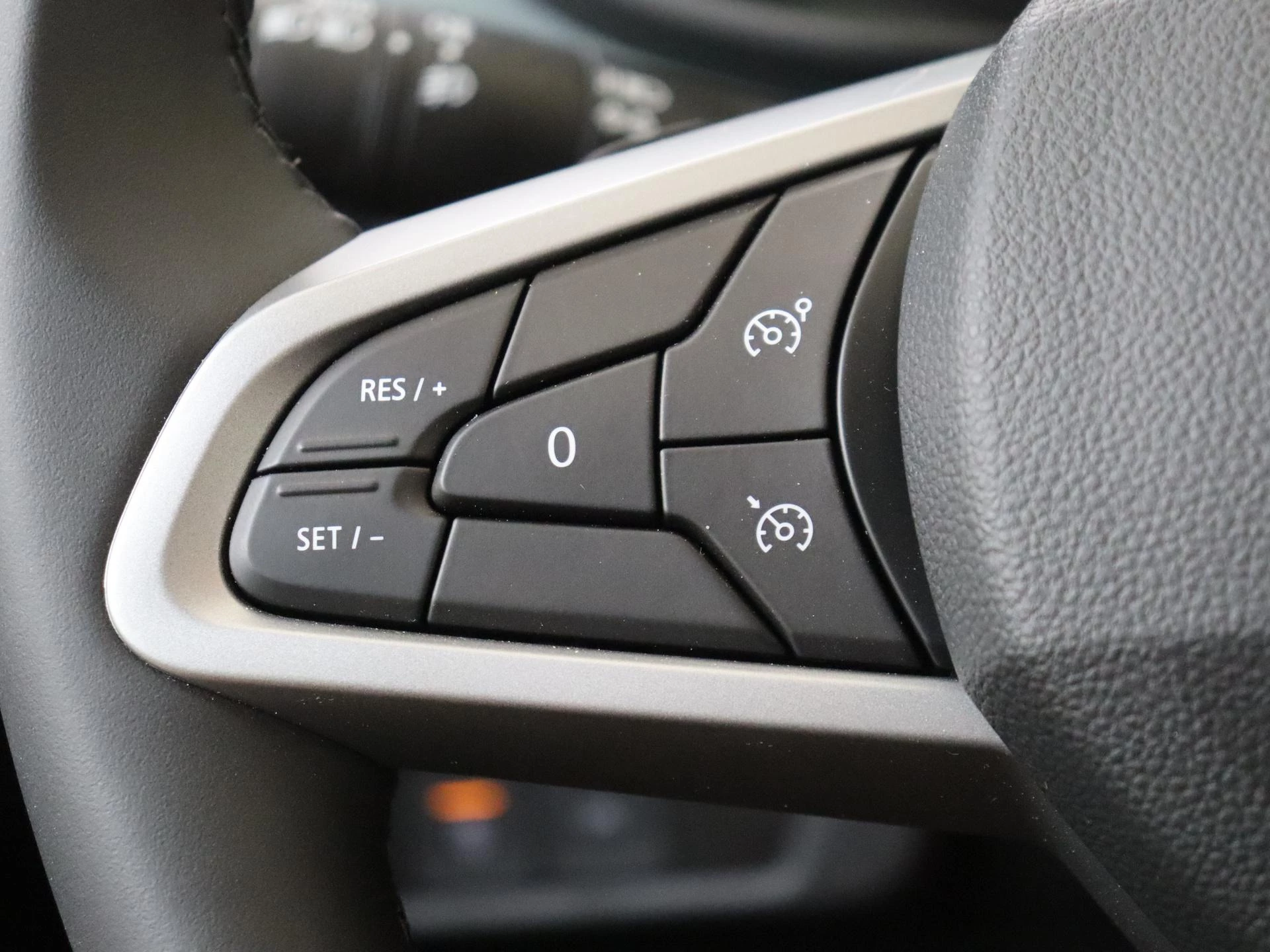 Dacia-Sandero Stepway-image-12