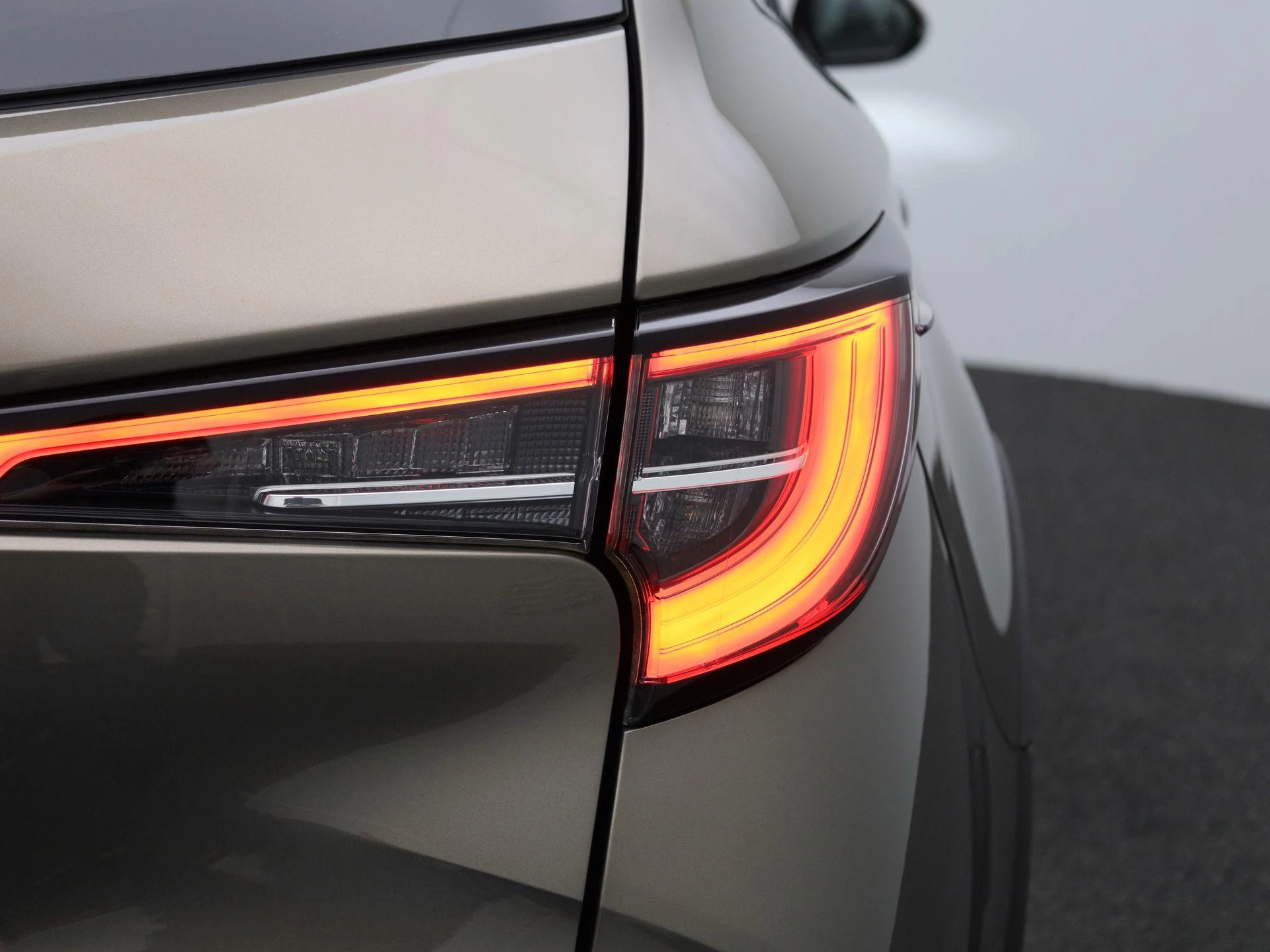 Toyota-Corolla Touring Sports-image-39