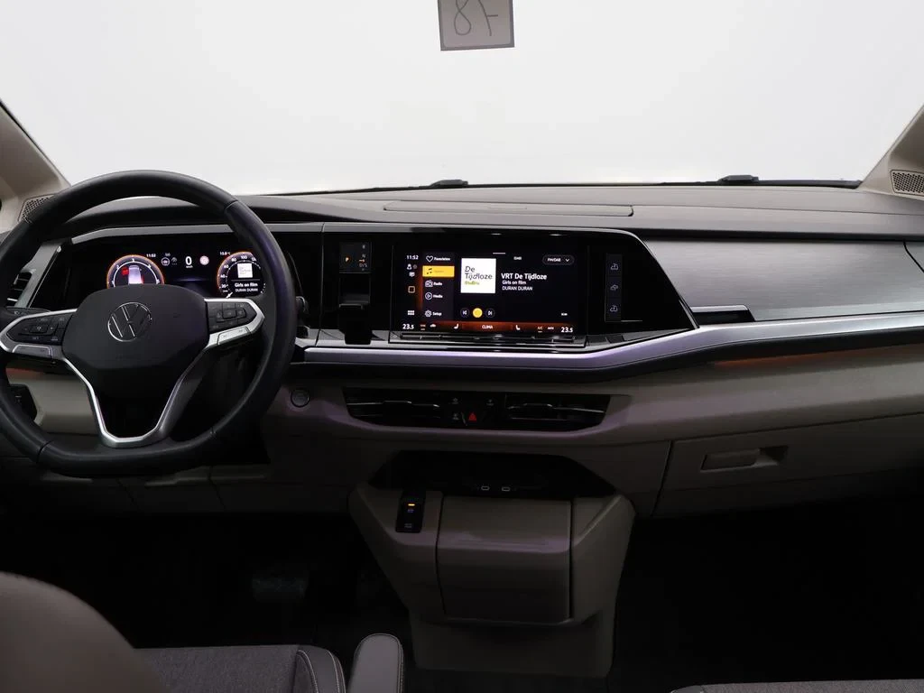 Volkswagen-Multivan-image-15