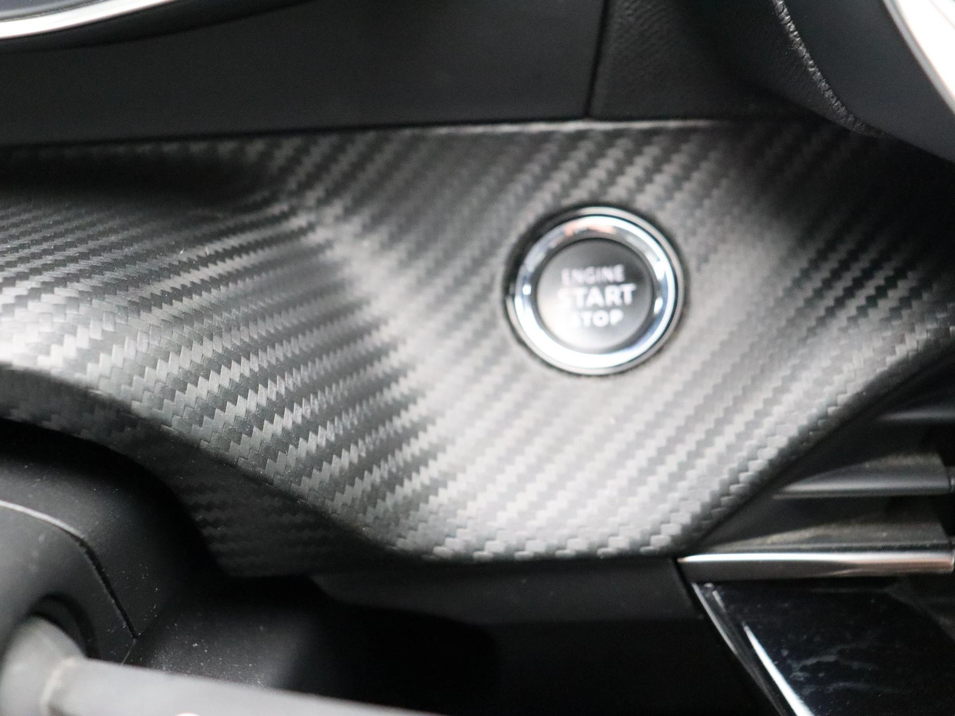 Peugeot-208-image-17