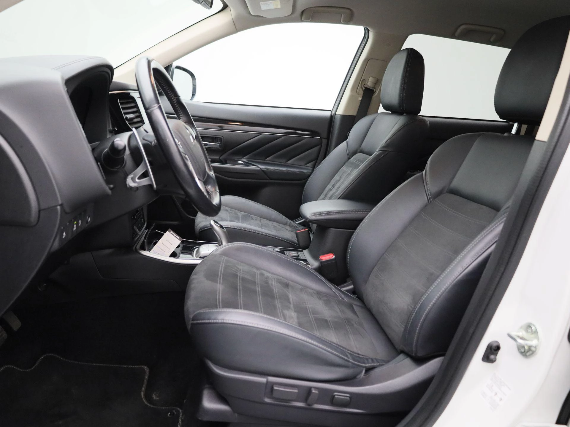 Mitsubishi-Outlander-image-7