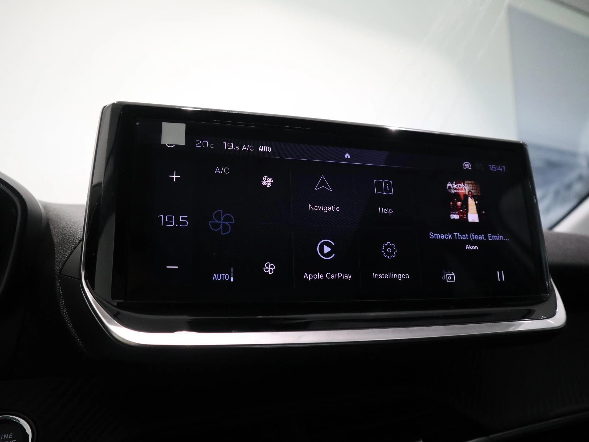 Peugeot-208-image-14