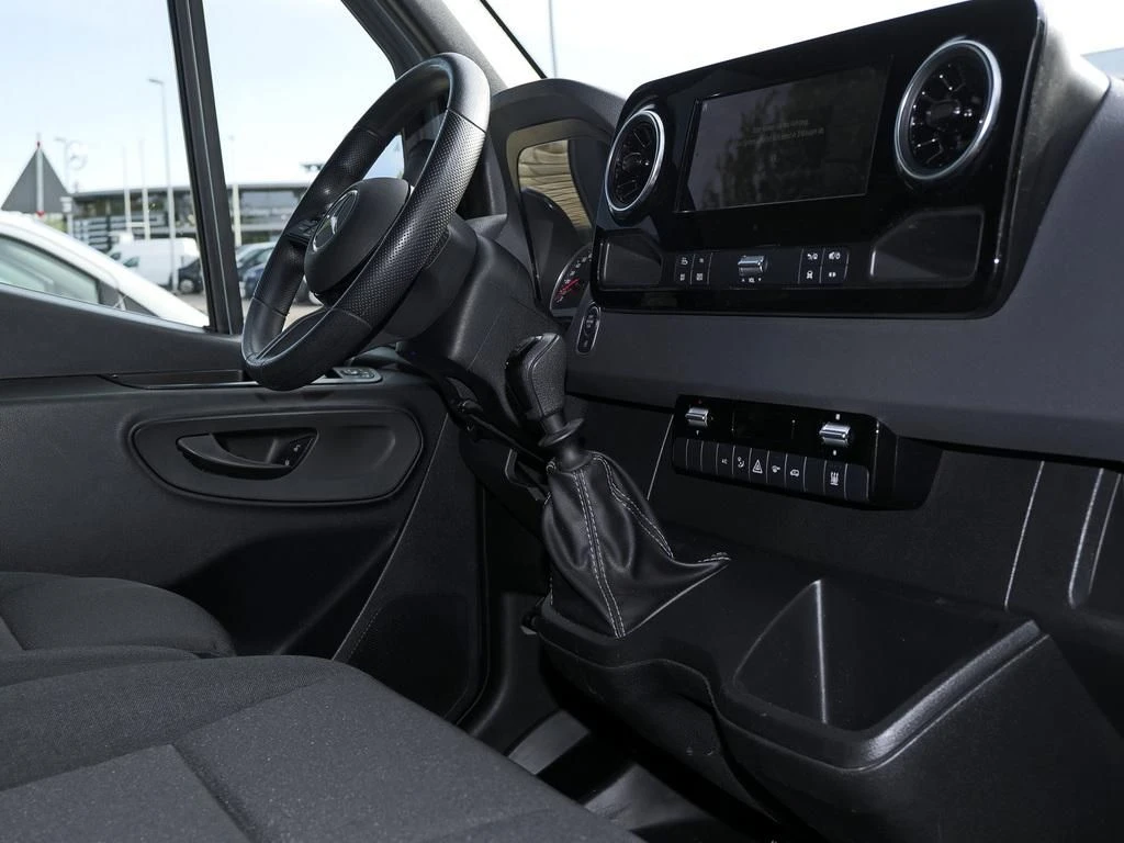 Mercedes-Benz-Sprinter 317-image-7