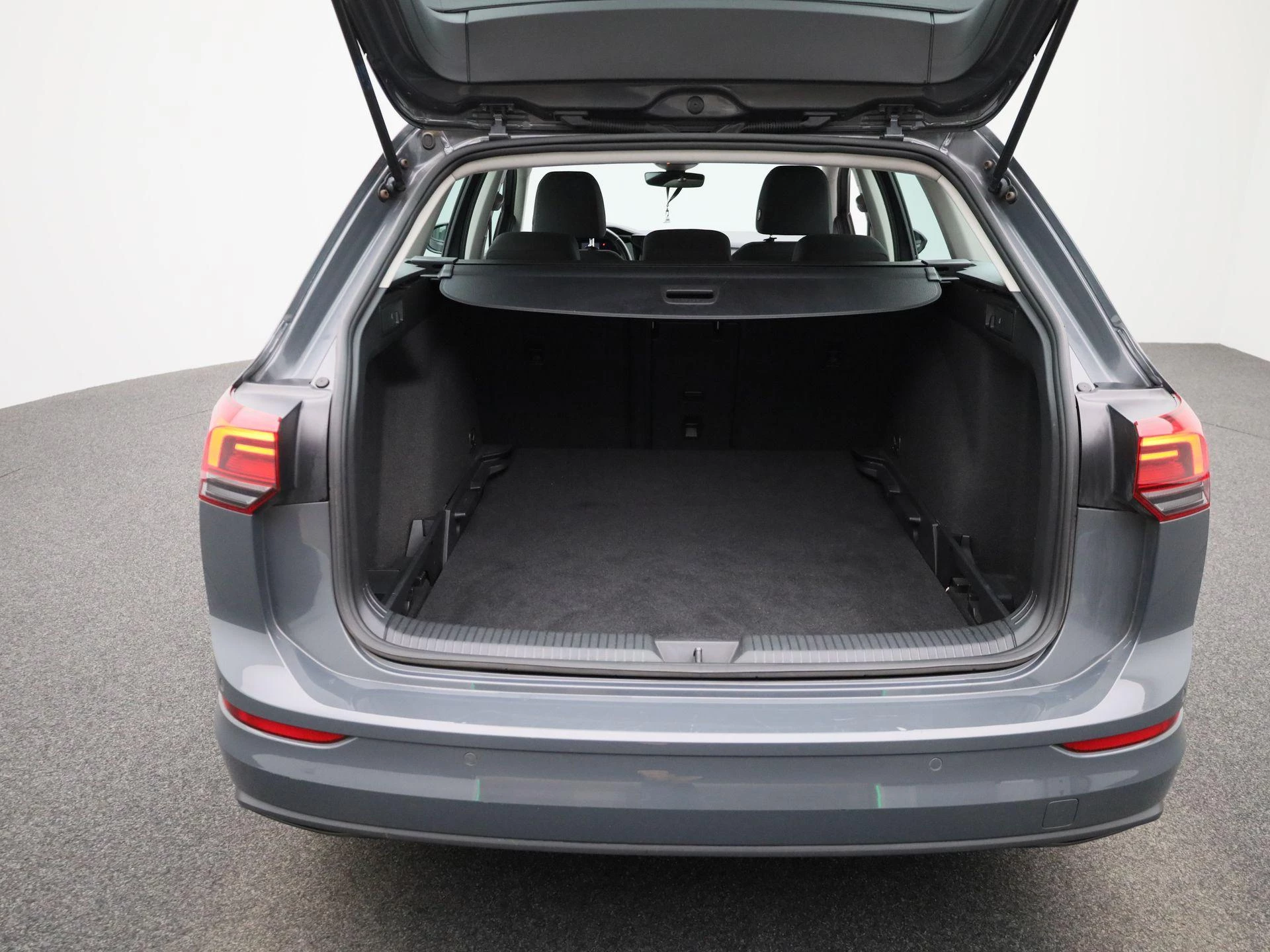 Volkswagen-Golf-image-13