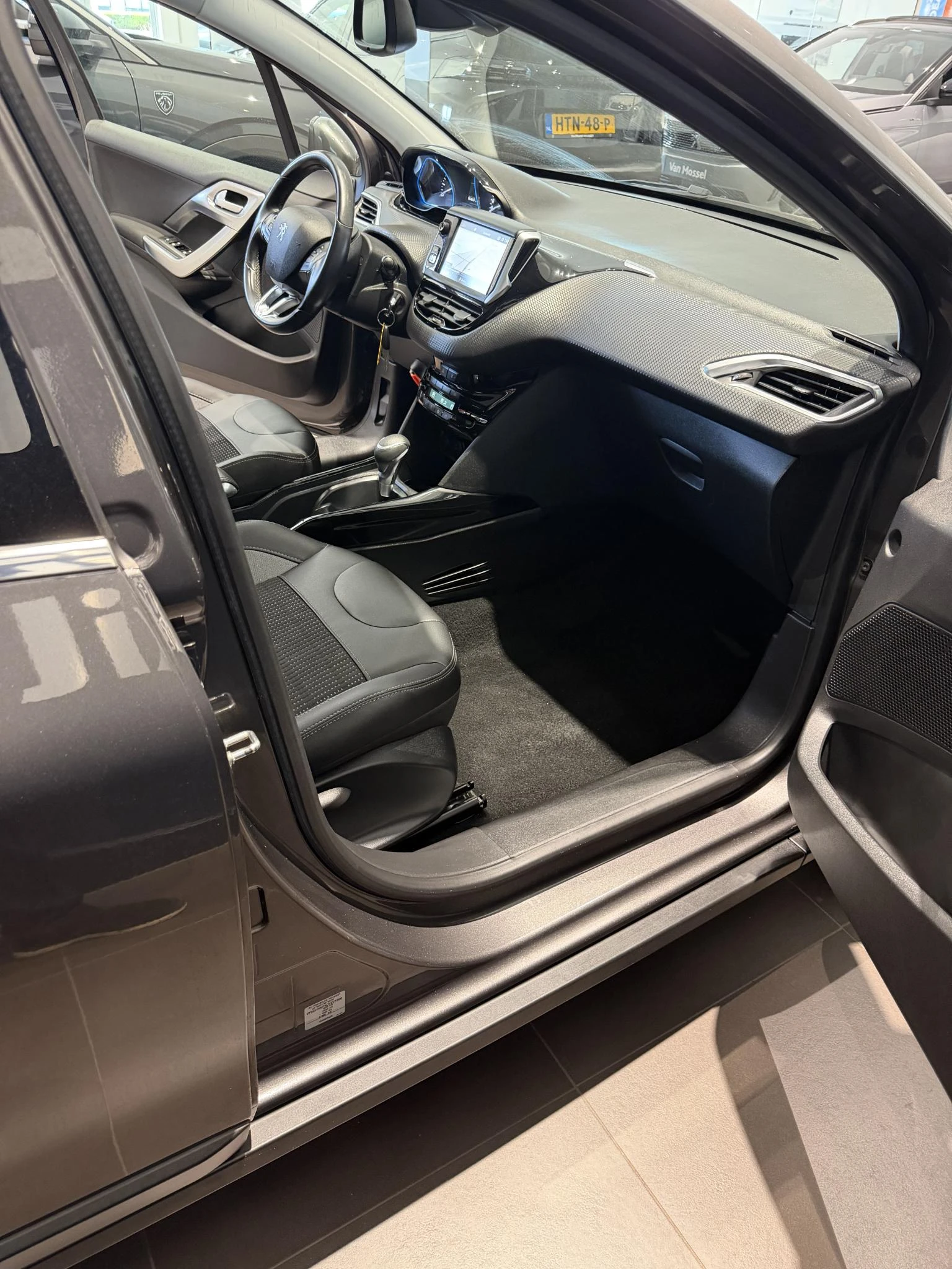 Peugeot-2008-image-10