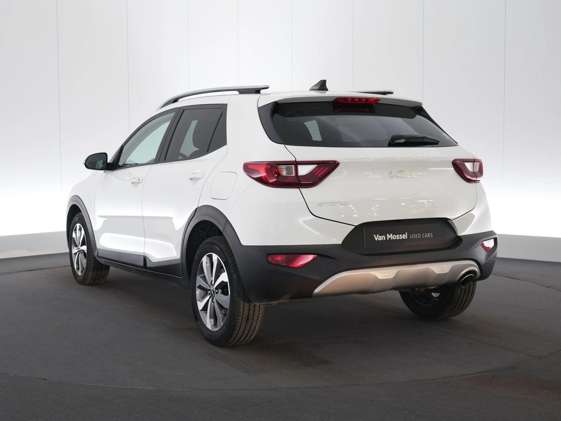 Kia-Stonic-image-1