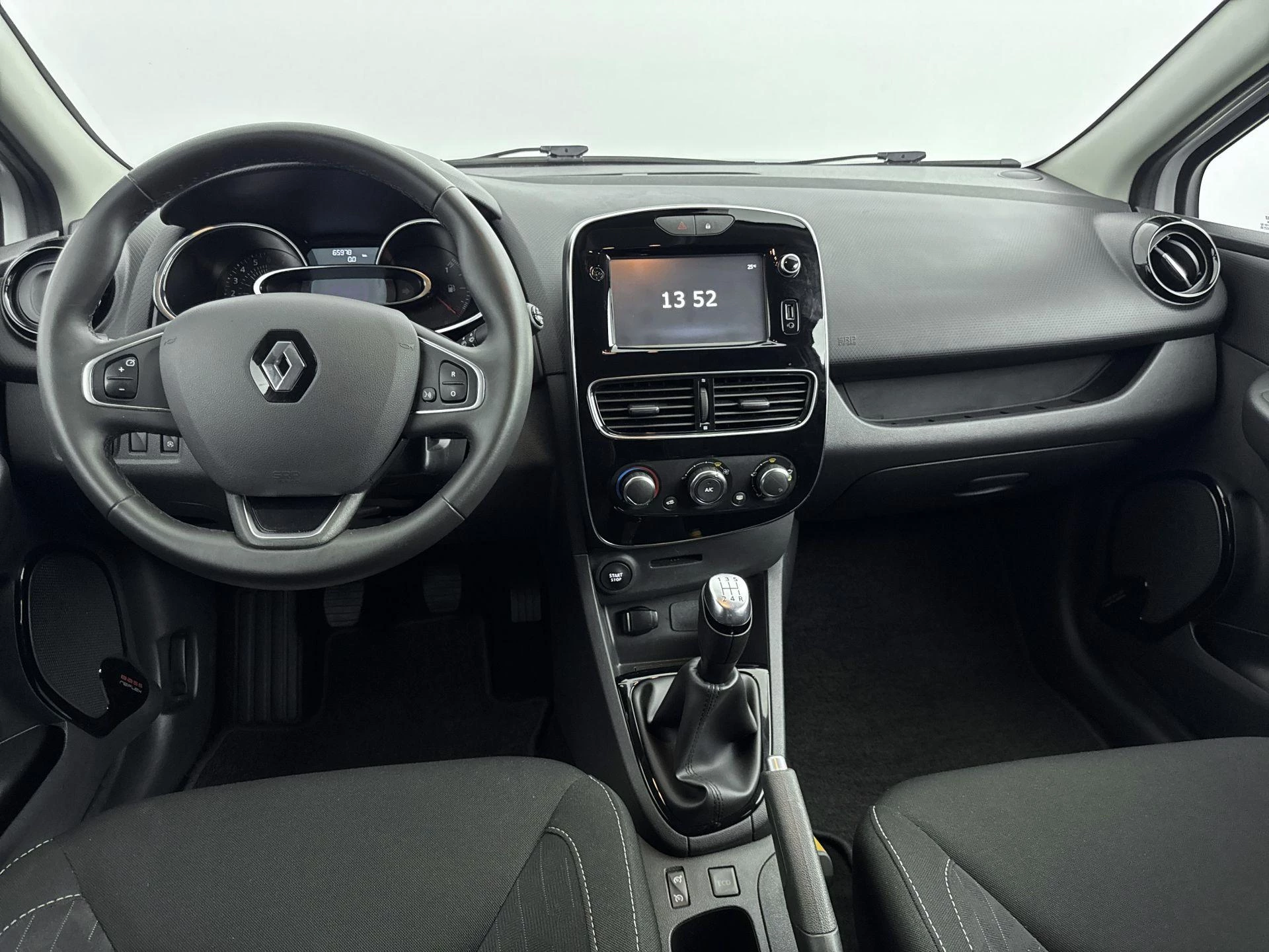 Renault-Clio-image-25