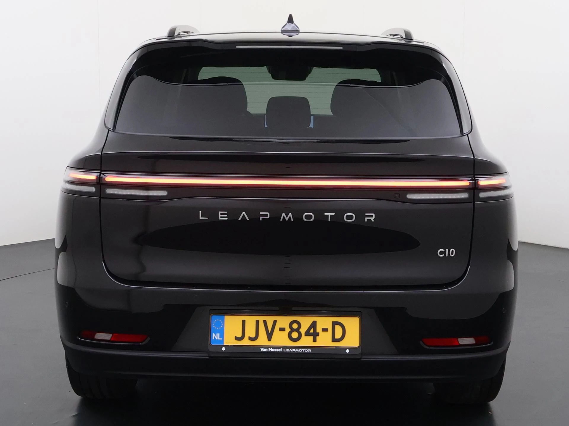 Leapmotor C10