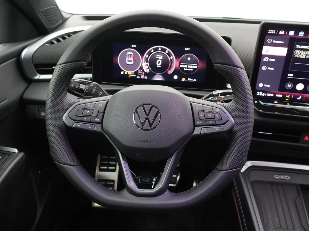 Volkswagen-T-Roc-image-11
