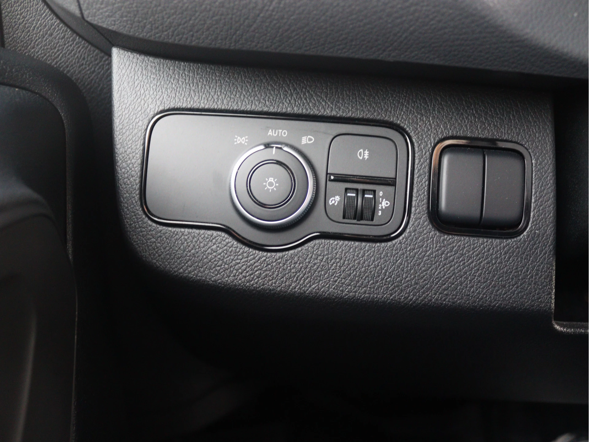 Mercedes-Benz-Sprinter-image-11