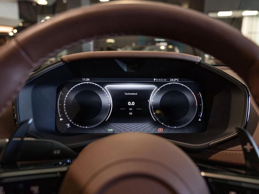 Aston Martin-DBX-image-6