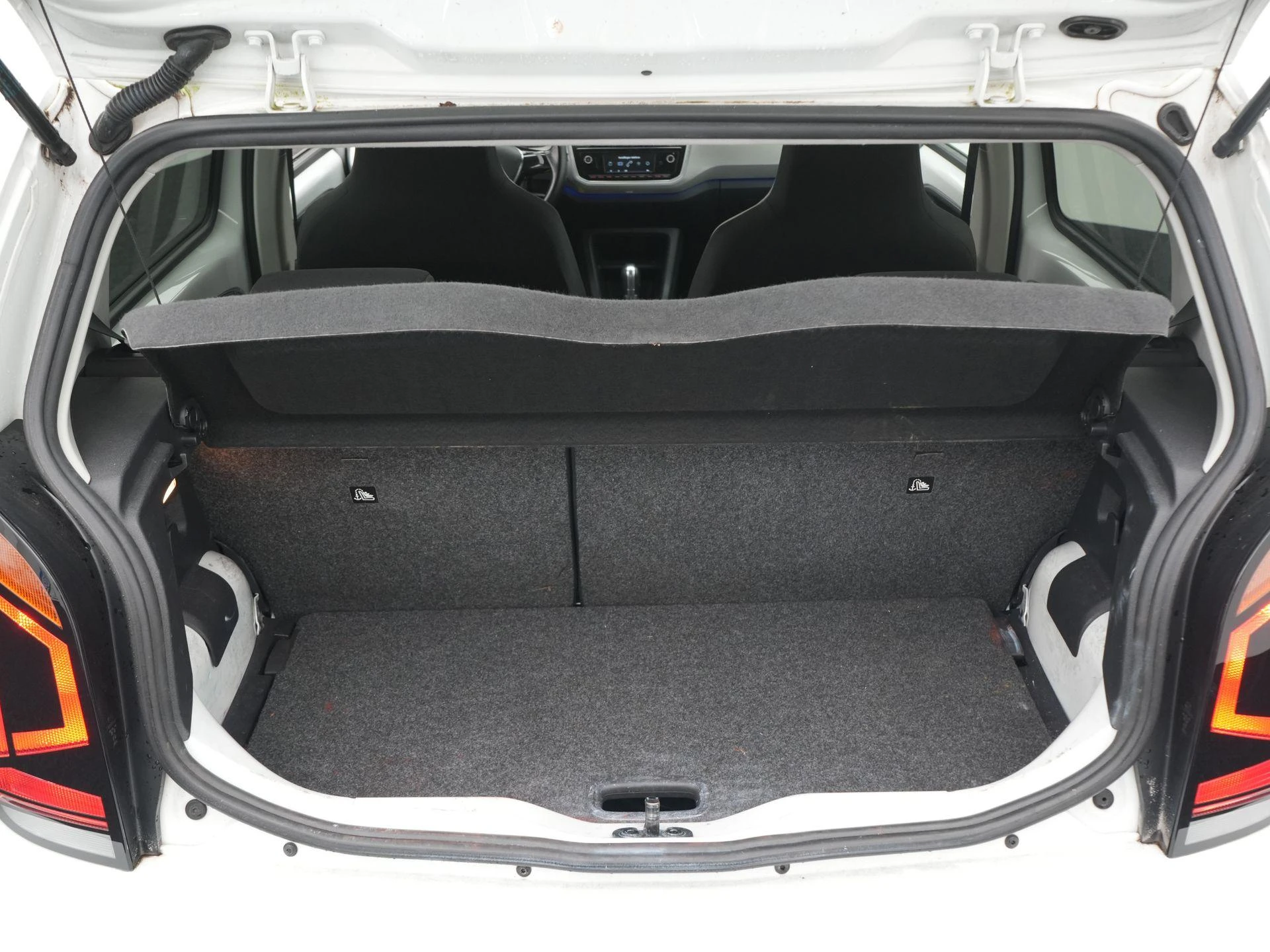 Volkswagen-e-up!-image-22