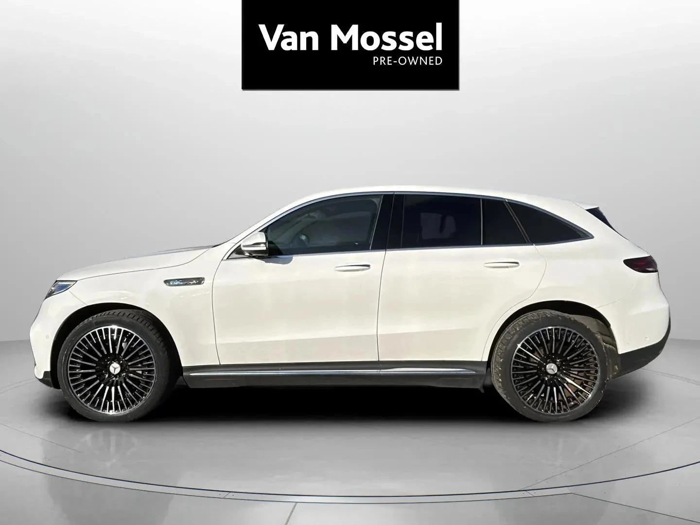 Mercedes-Benz-EQC-image-7