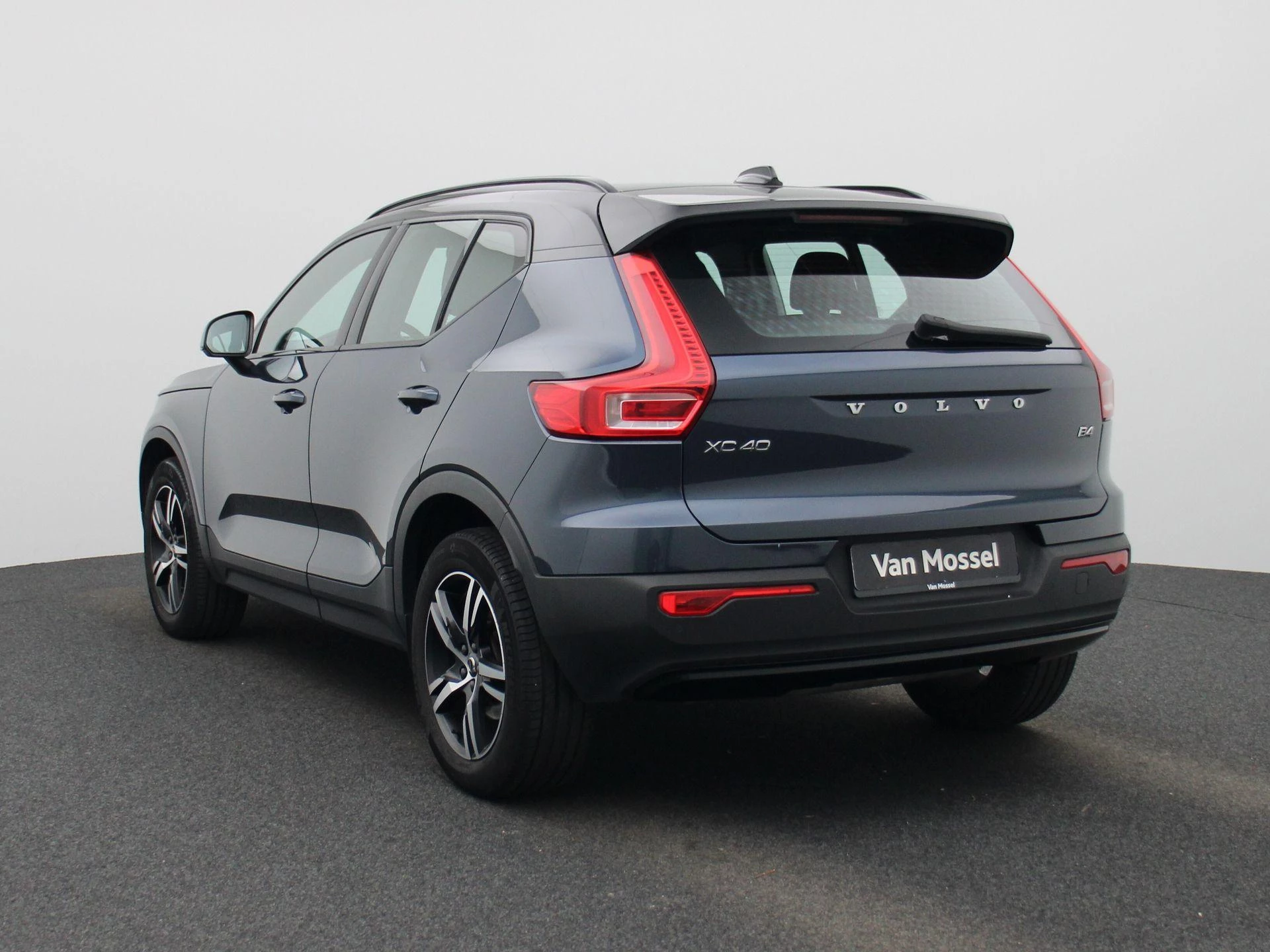 Volvo-XC40-image-1