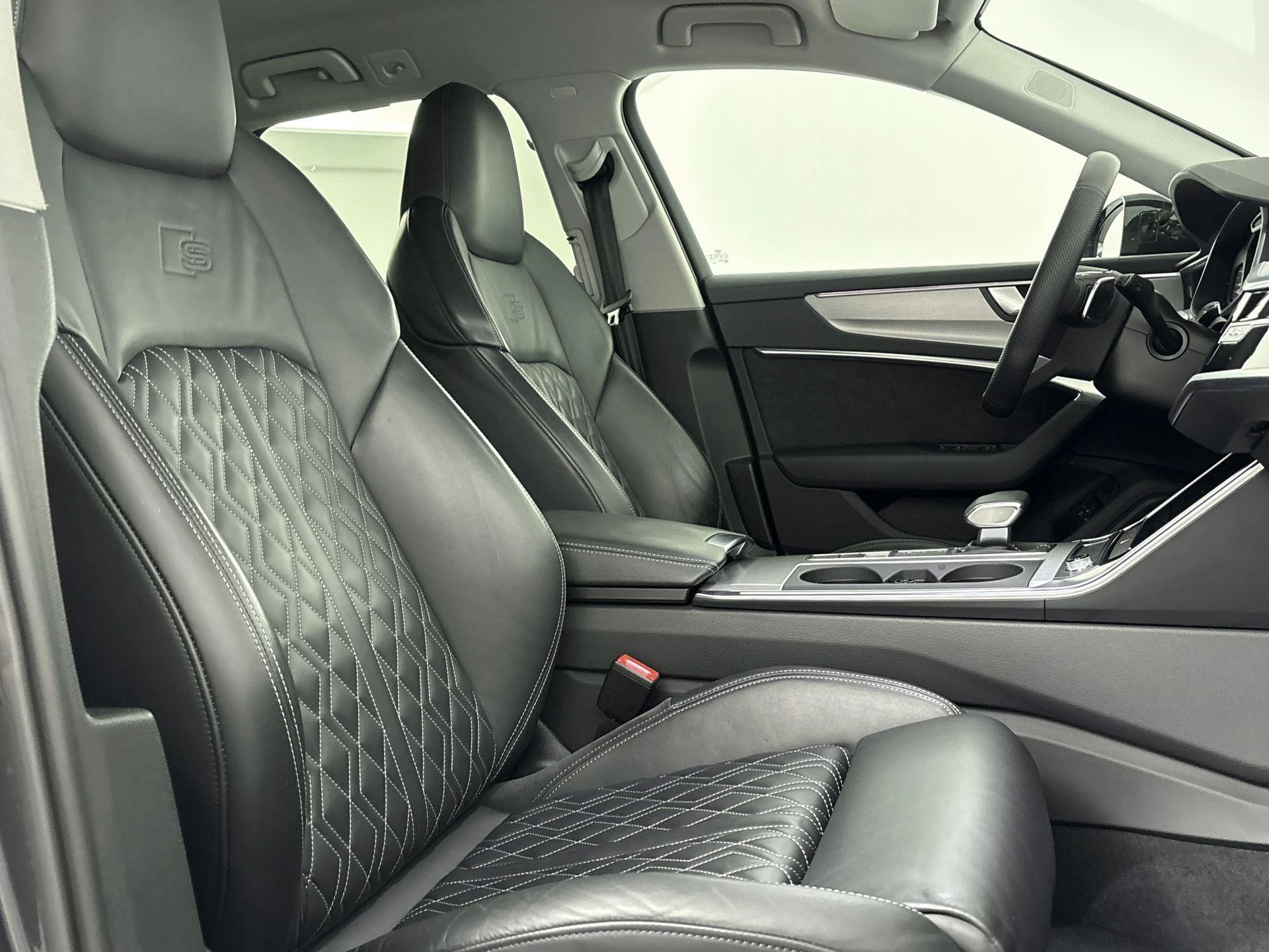 Audi-A6-image-23