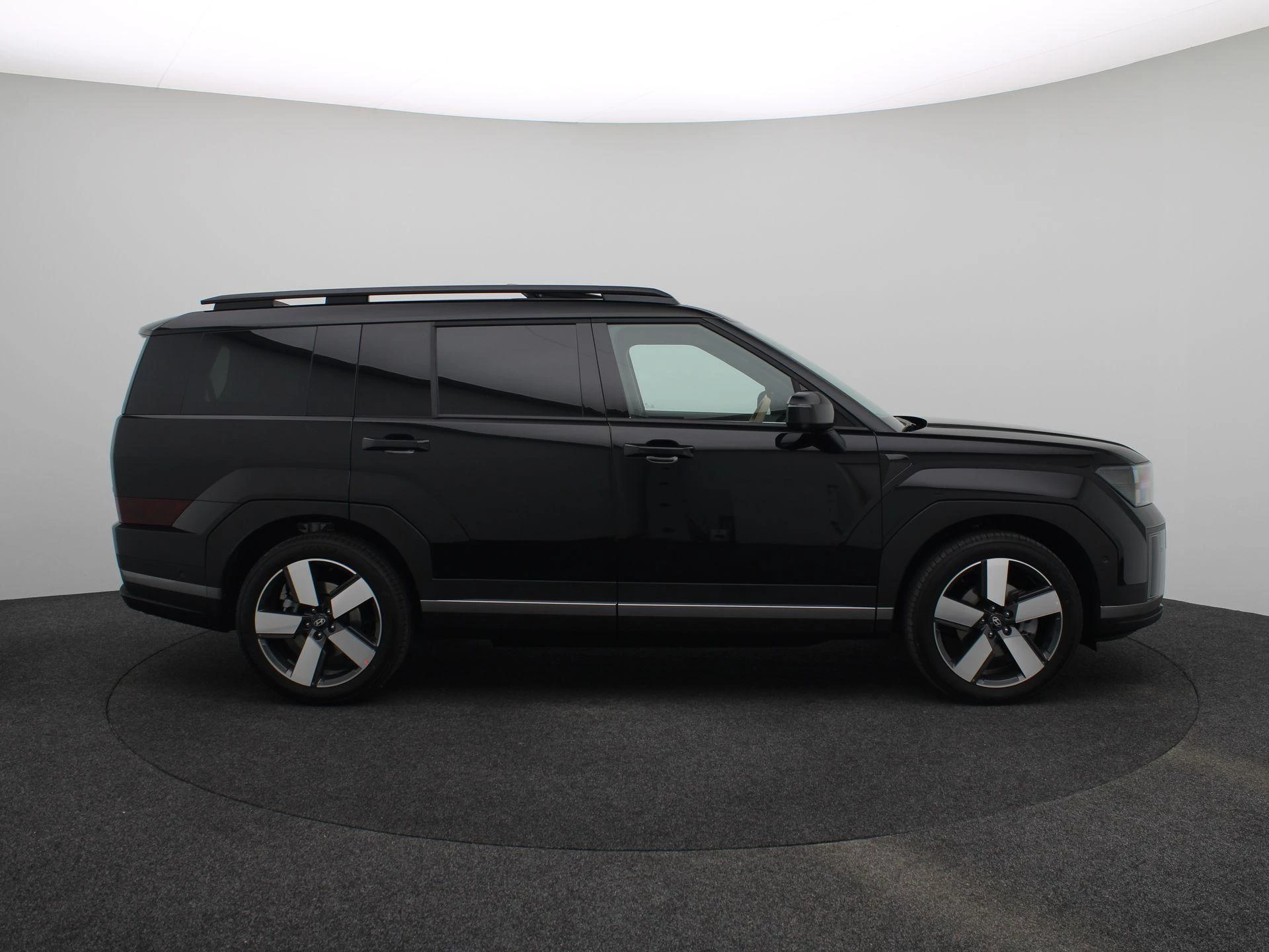 Hyundai-Santa Fe-image-6