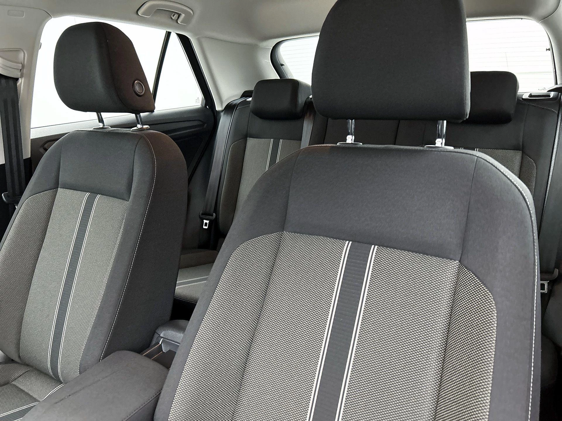 Volkswagen-T-Roc-image-9