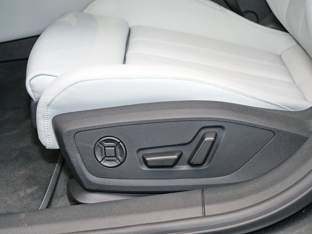 Audi A6 Lim 2.0 TFSI e-hybrid quattro S tronic 270 kW/ 367 PS