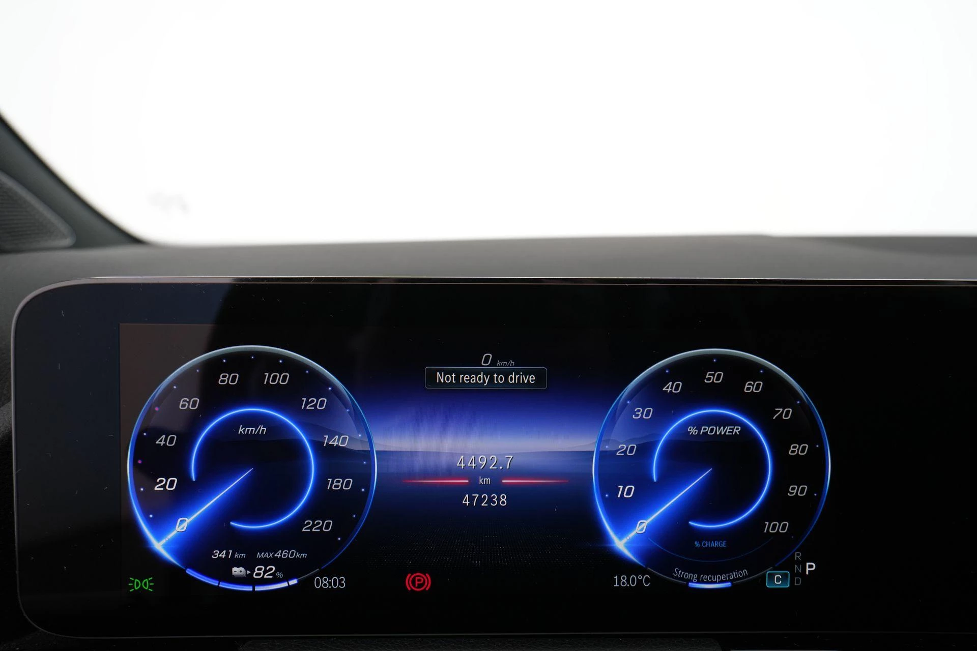 Mercedes-Benz EQA 250+ Business Line + CARPLAY + LED + CAMERA +
