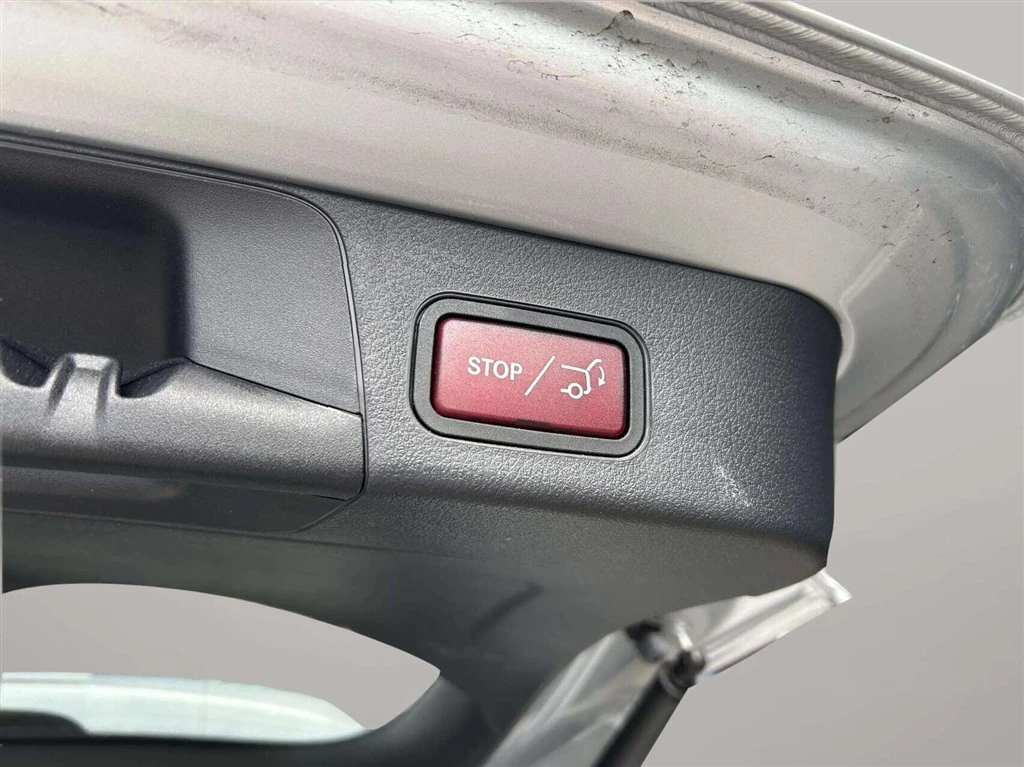 Mercedes-Benz-EQB-image-22
