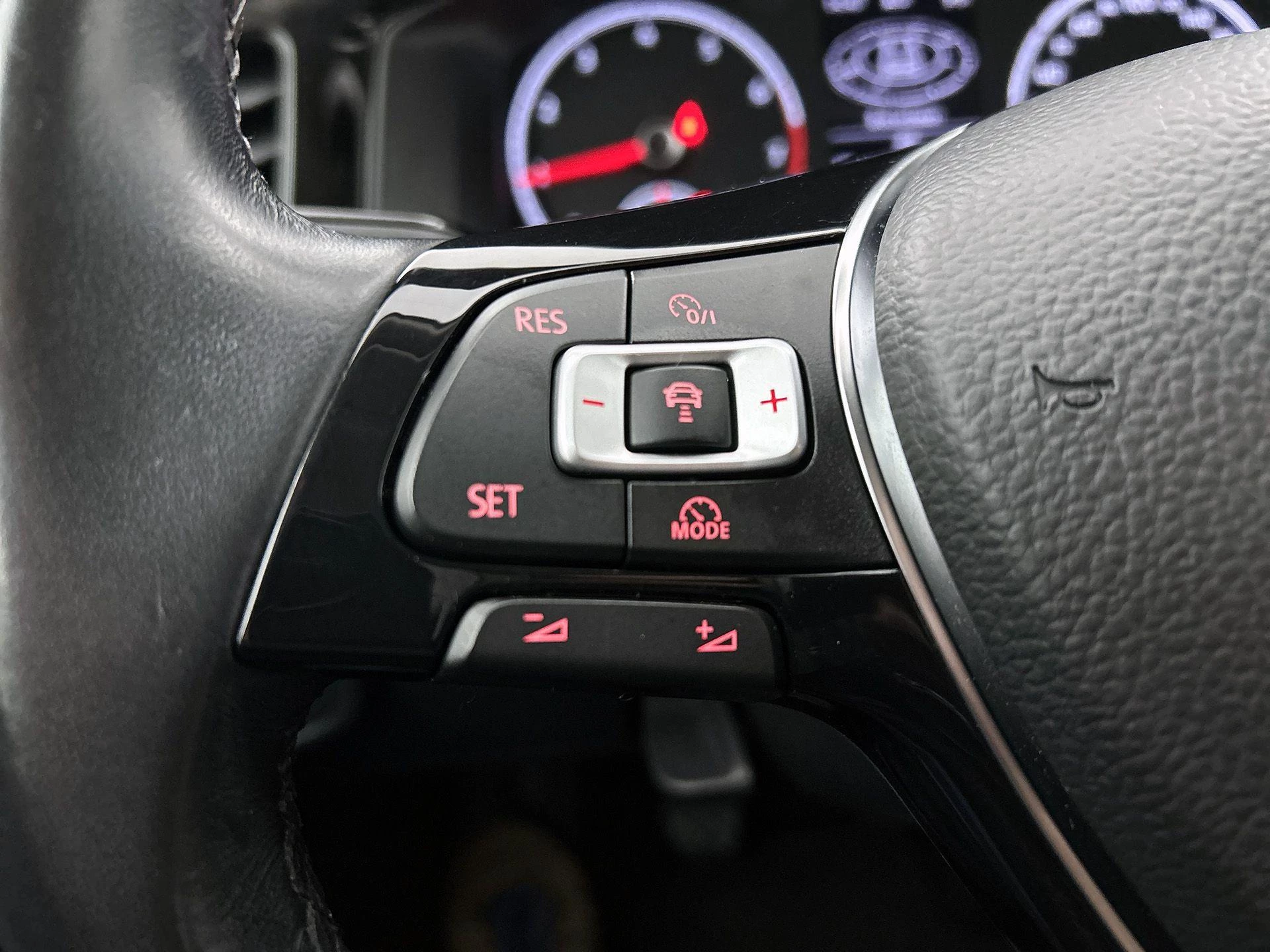 Volkswagen-Polo-image-5