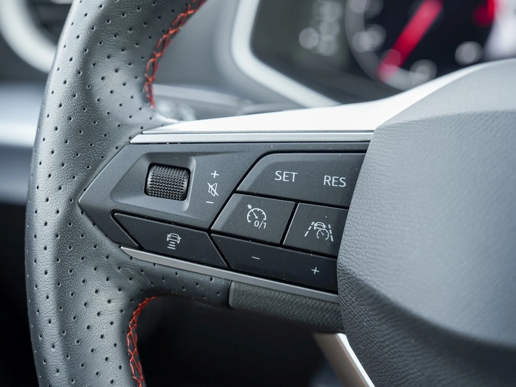 SEAT-Arona-image-14