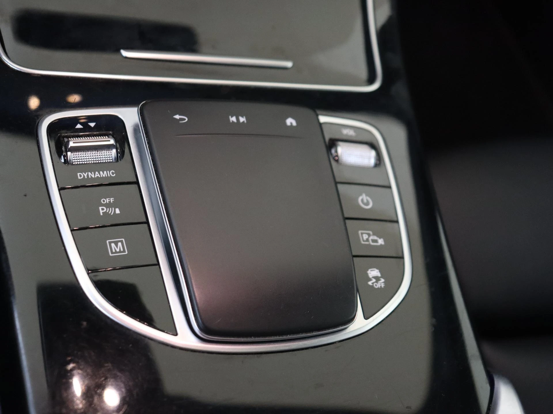 Mercedes-Benz-GLC-image-20
