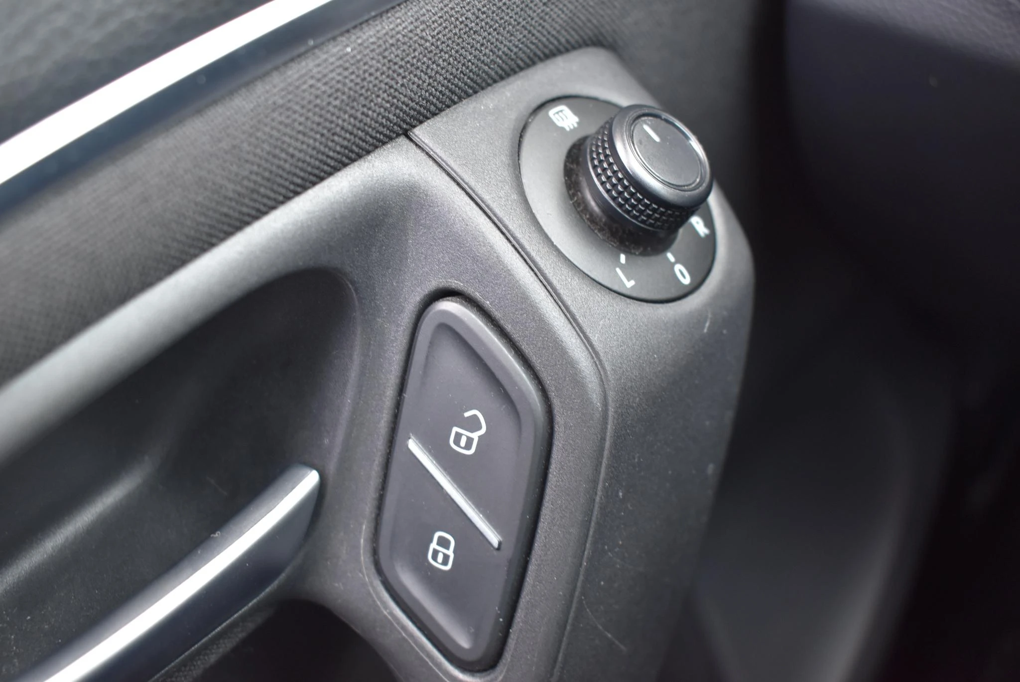 Volkswagen-Polo-image-17