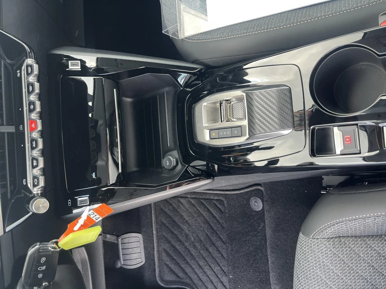 Peugeot-208-image-15