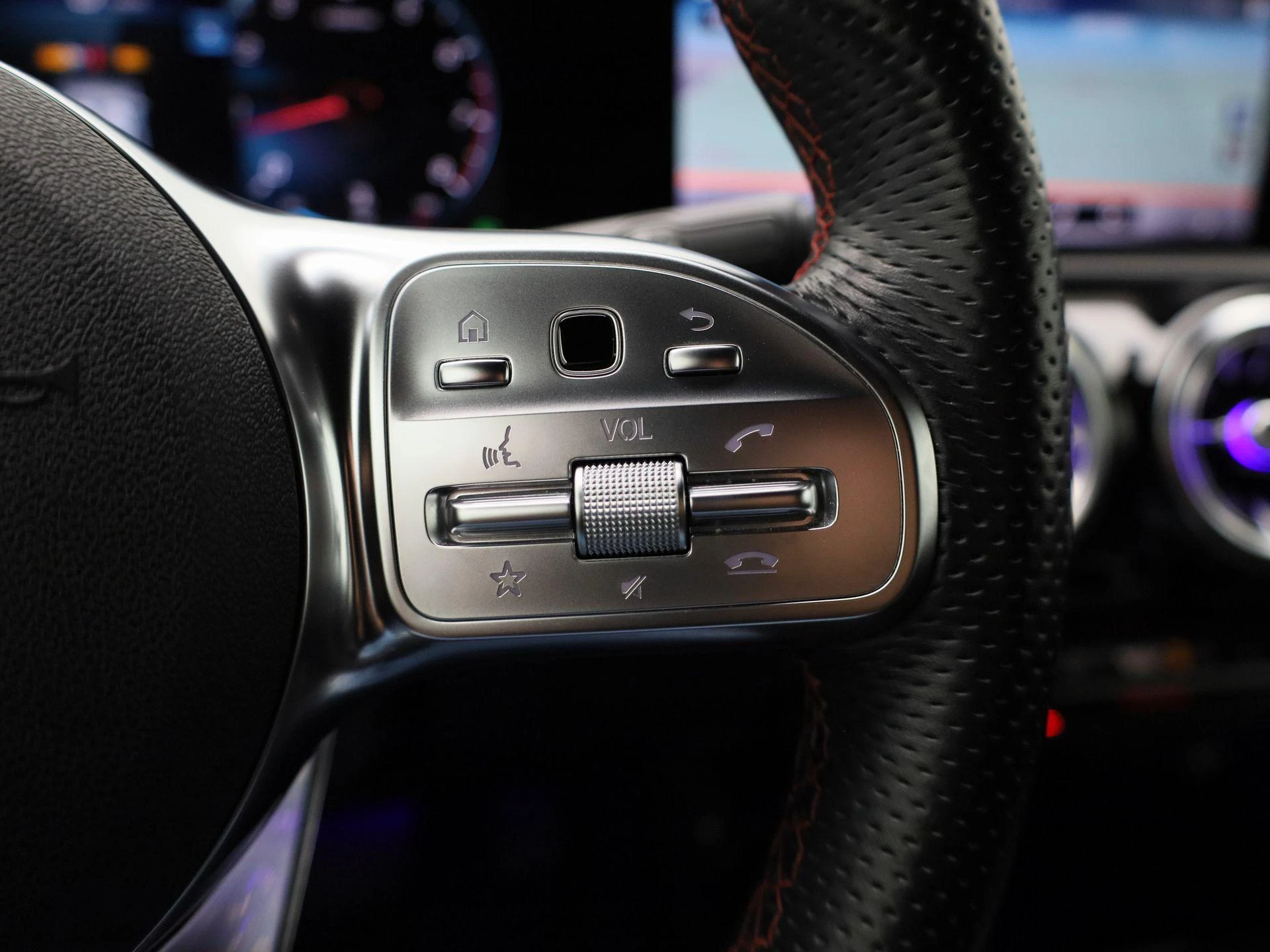 Mercedes-Benz-A-Klasse-image-14
