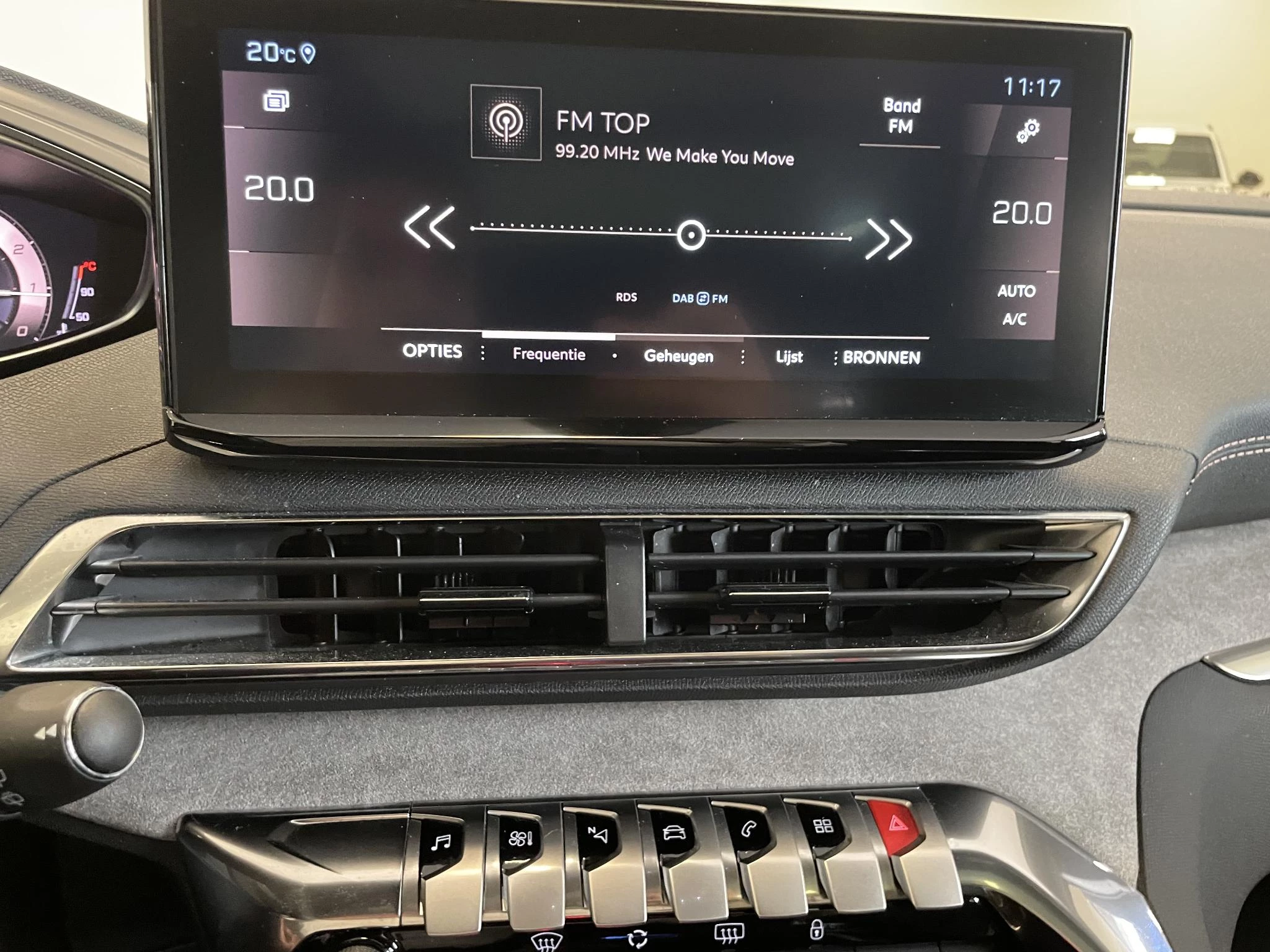 Peugeot-3008-image-12