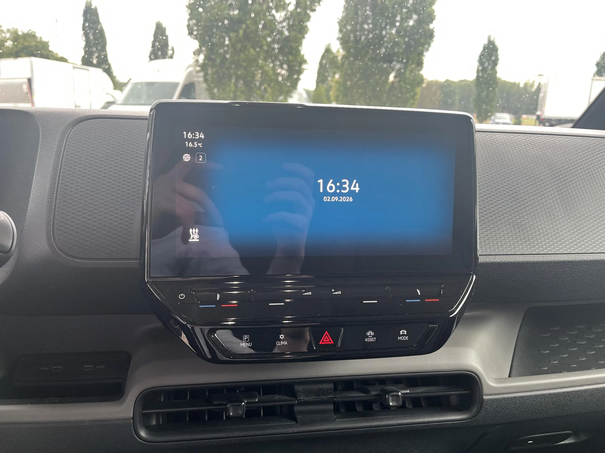Volkswagen-ID. Buzz Cargo-image-6