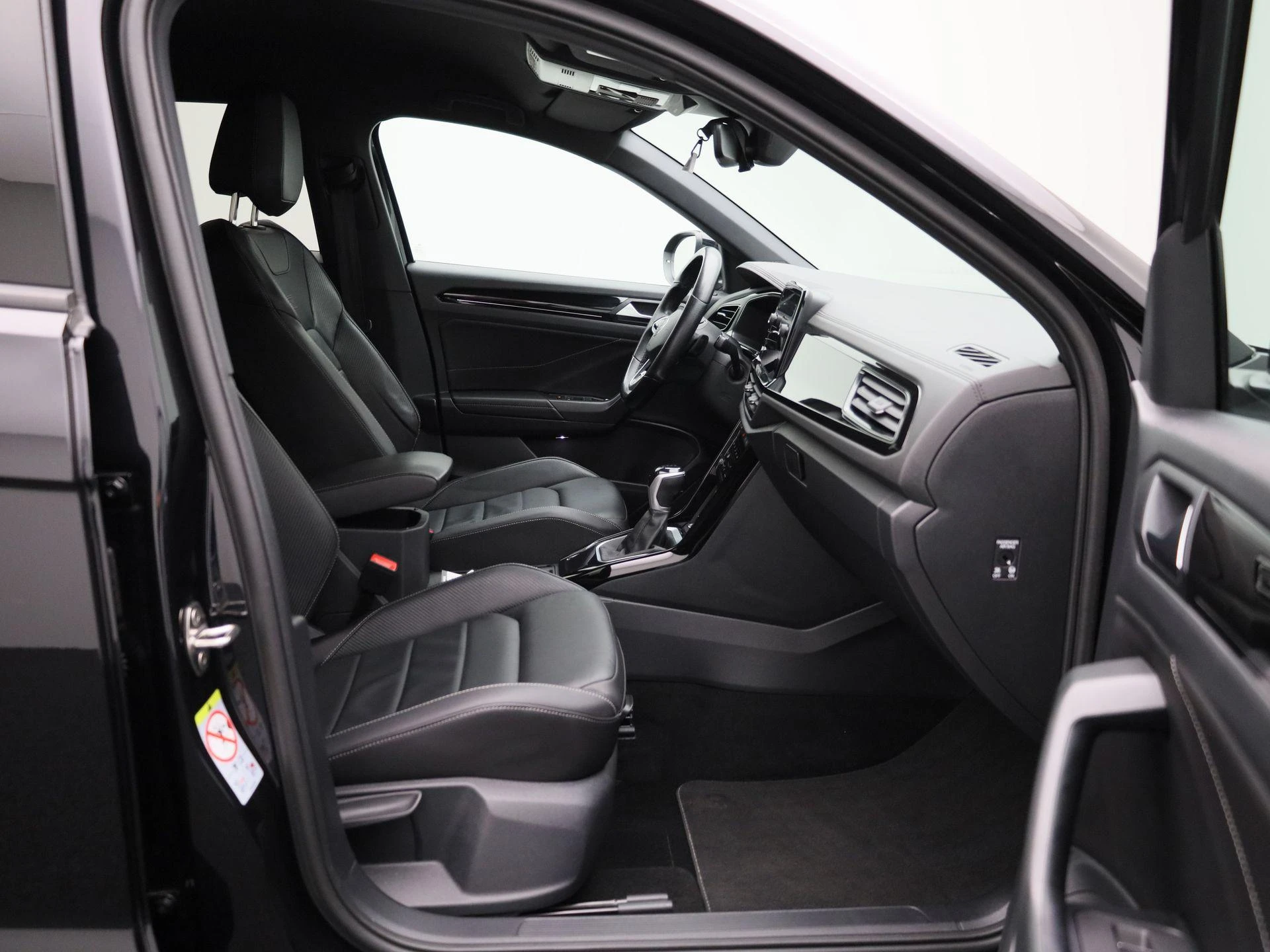 Volkswagen-T-Roc-image-42