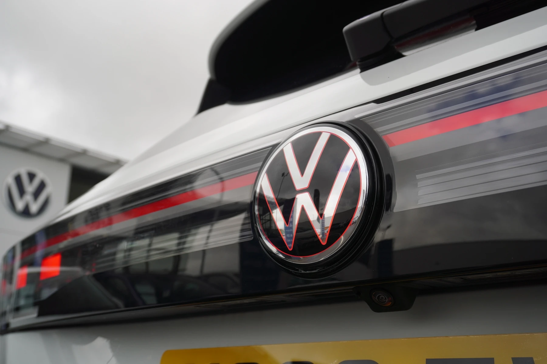 Volkswagen-Tiguan-image-36