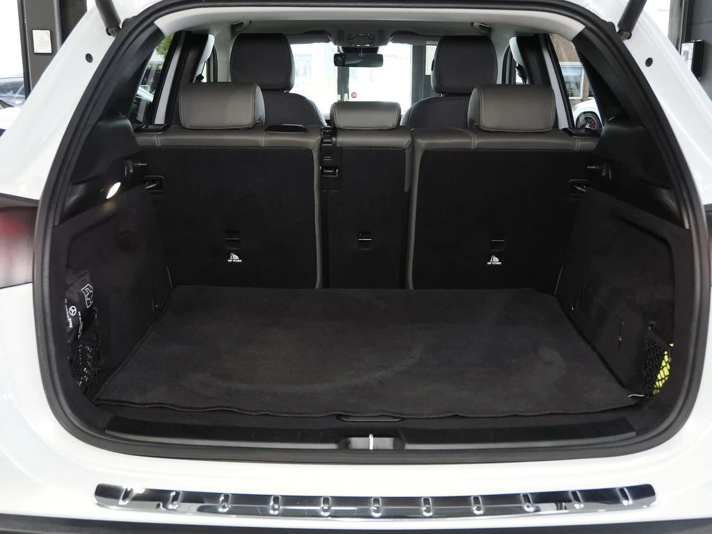 Mercedes-Benz-EQA 250+-image-14