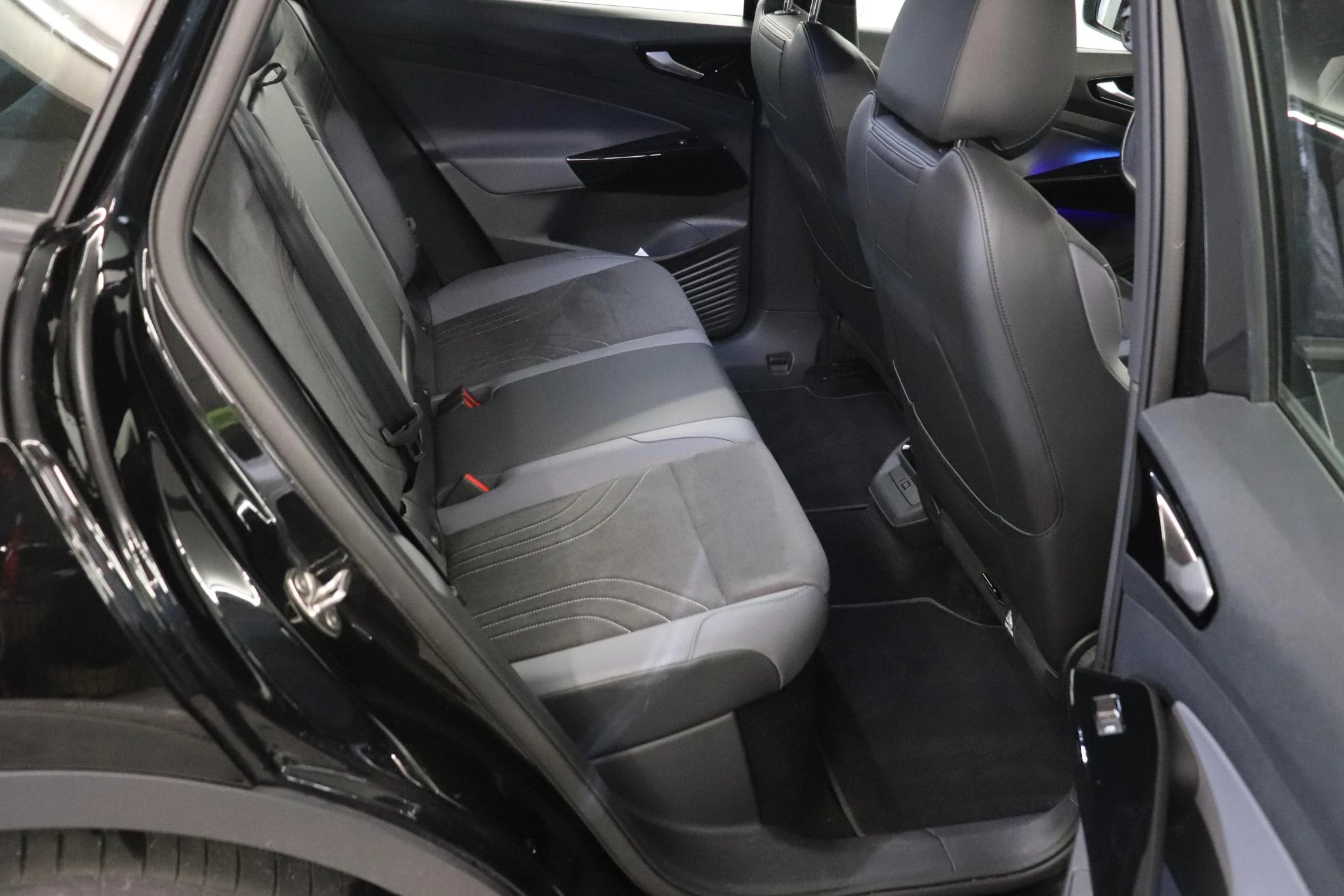 Volkswagen ID.4 77kWh 210kW Pro Business