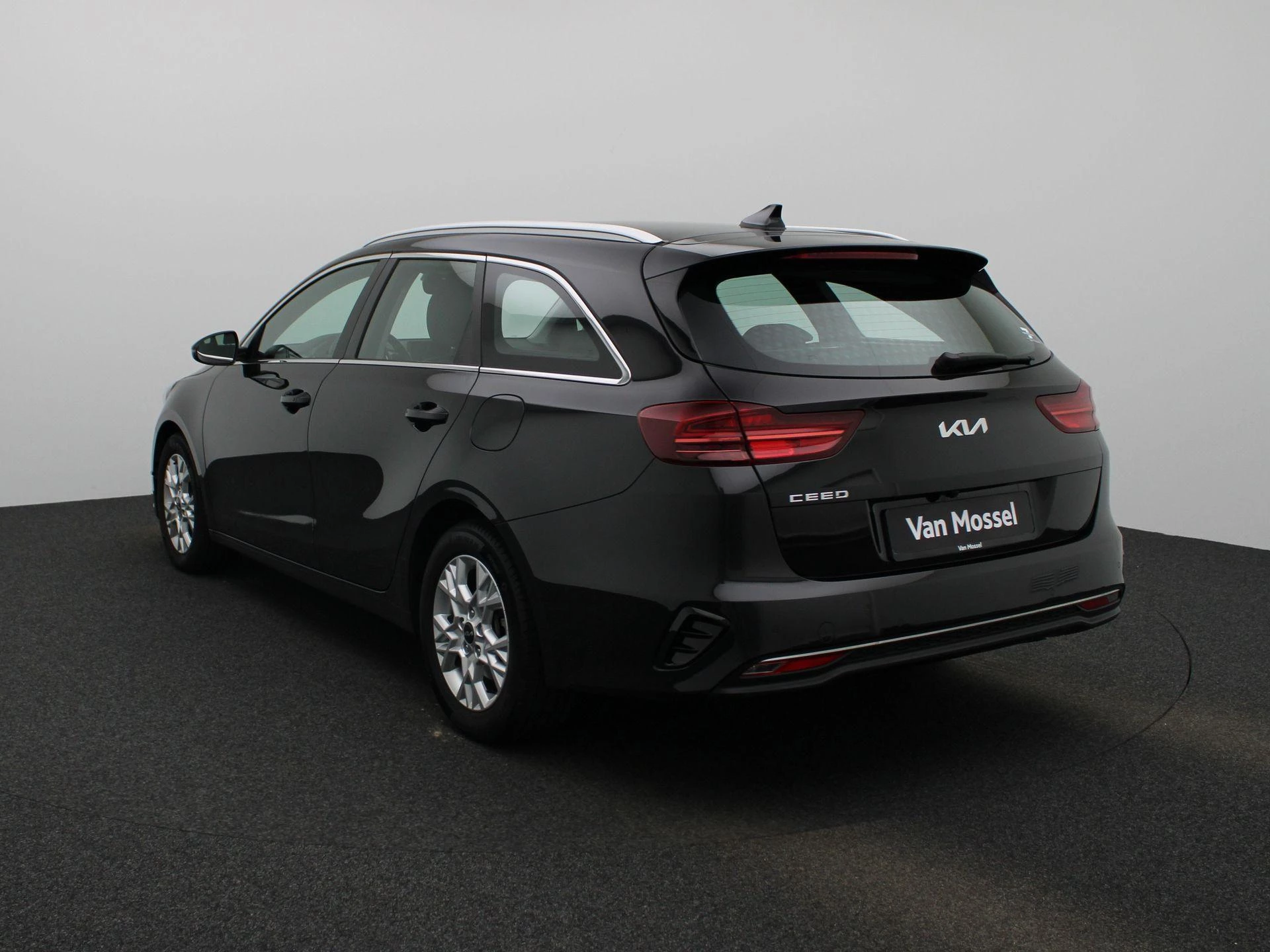 Kia-Ceed Sportswagon-image-2
