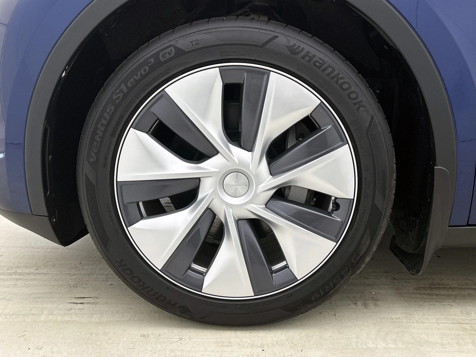 Tesla-Model Y-image-35