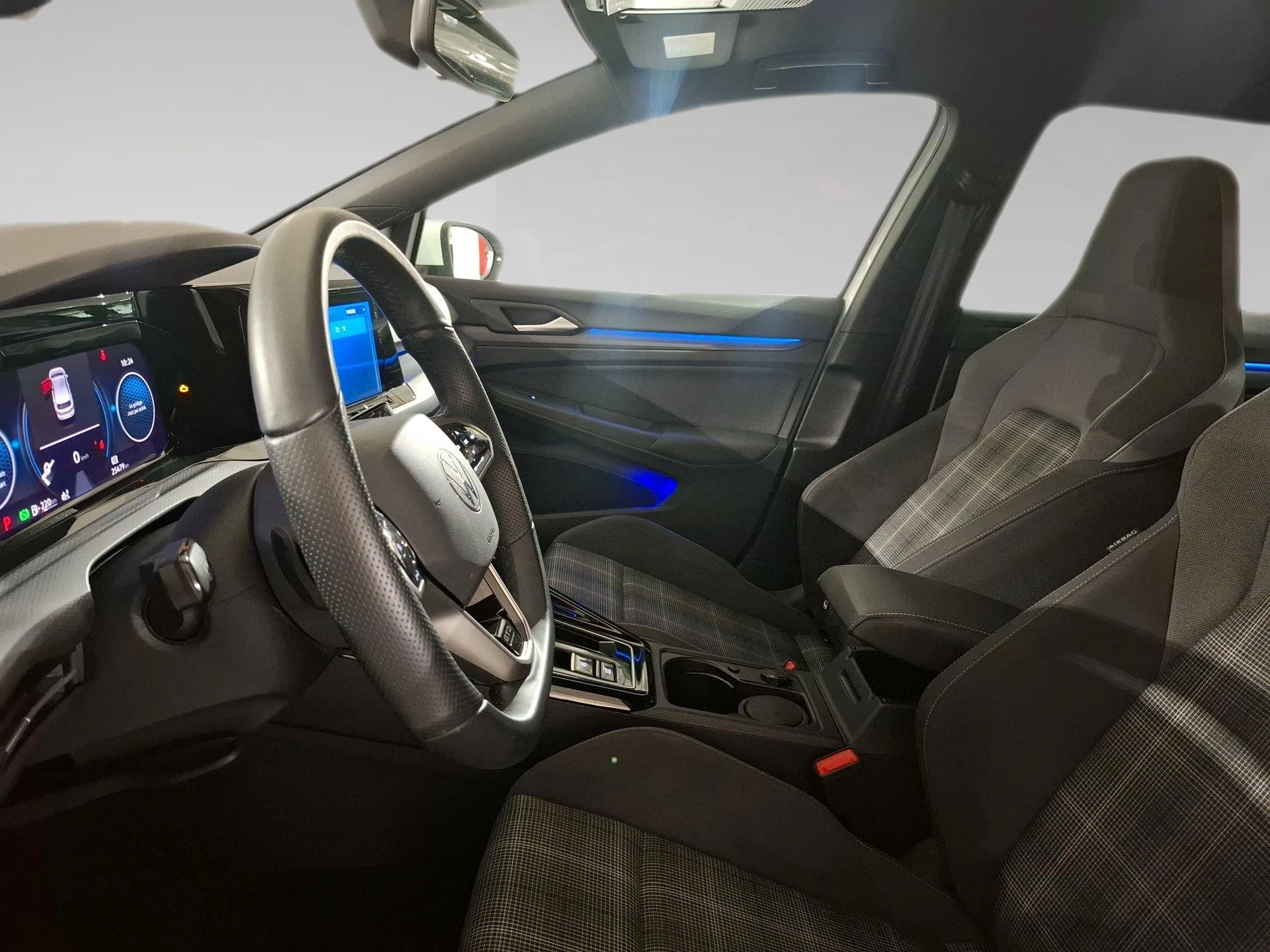 Volkswagen-Golf-image-3