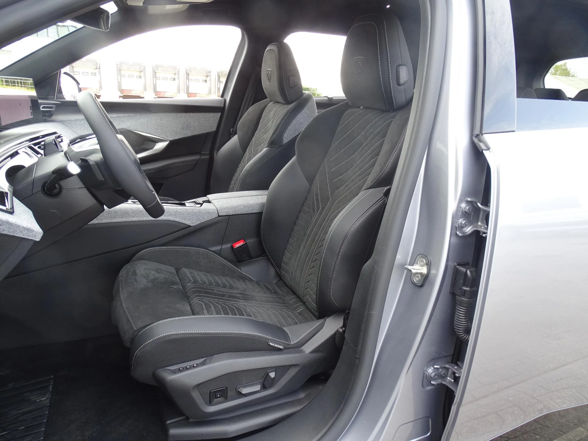 Peugeot-e-5008-image-11