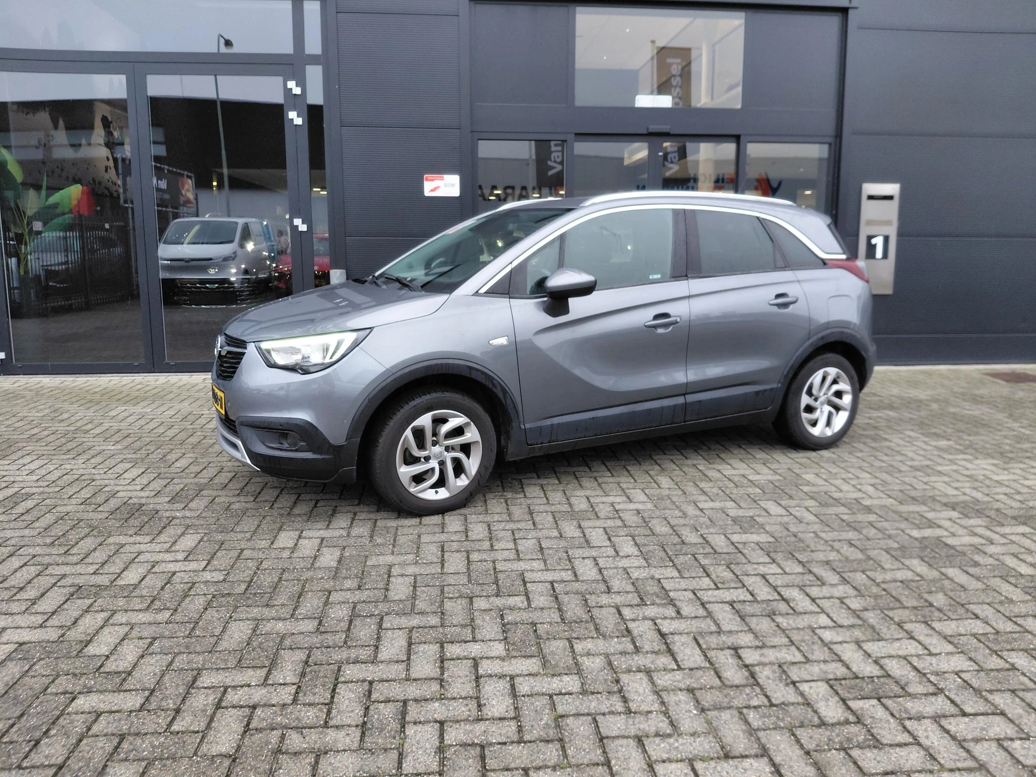 Opel-Crossland X-image-1