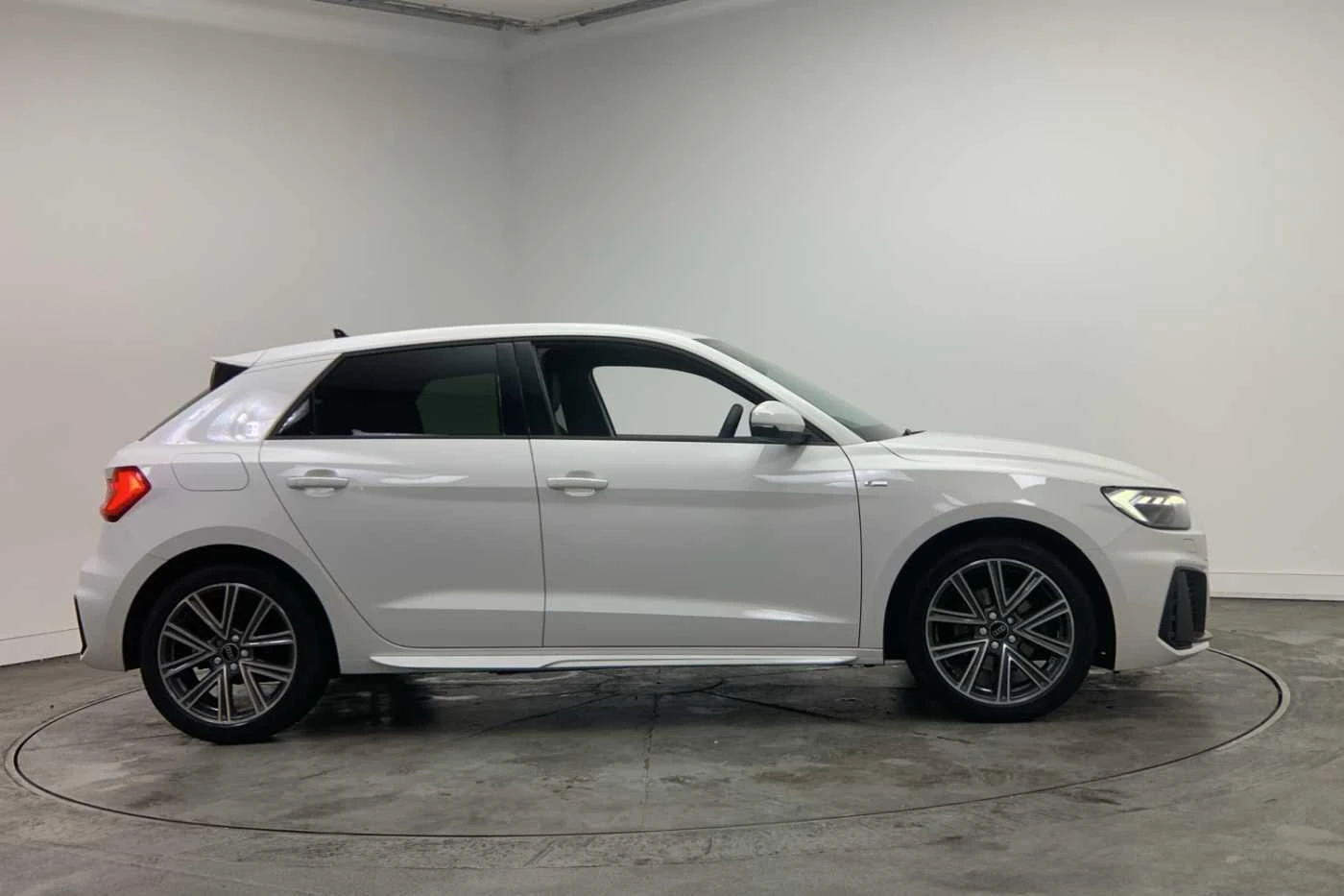 Audi-A1 Sportback-image-34