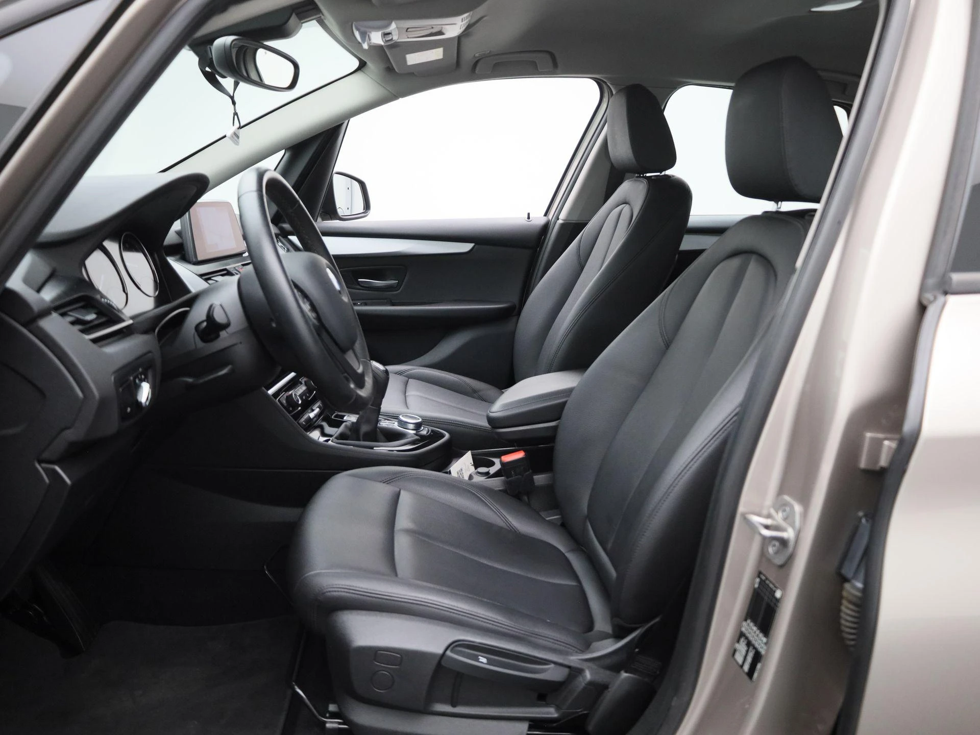 BMW-2 Reeks-image-9