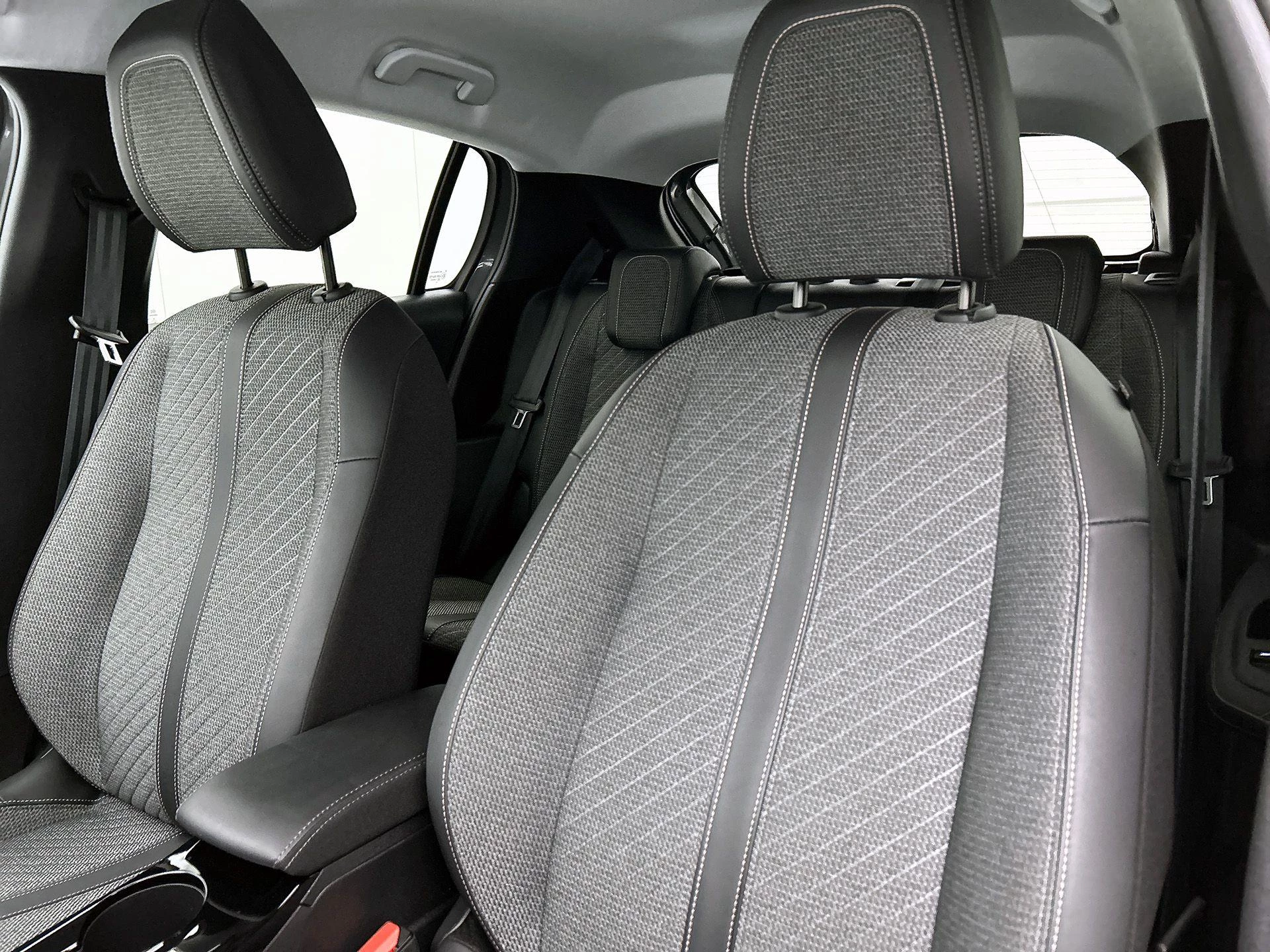 Peugeot-208-image-9