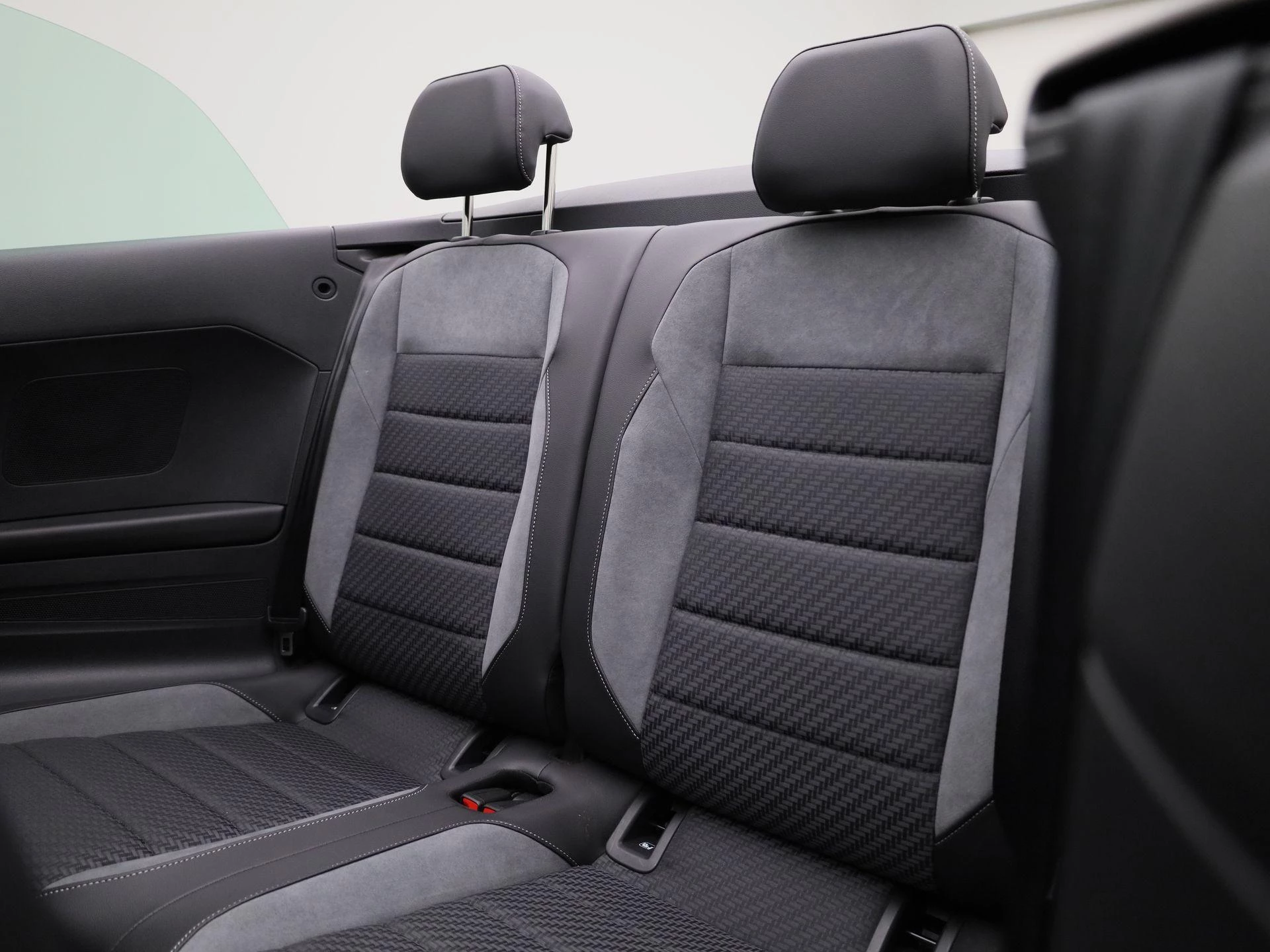 Volkswagen T-Roc 1.5 TSI R-Line | 150 PK |