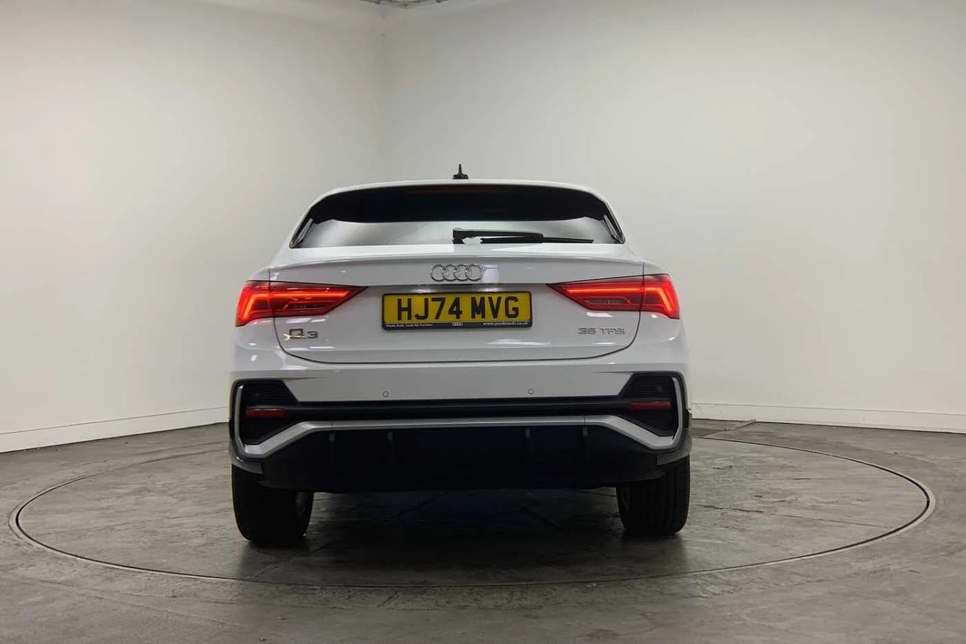 Audi-Q3-image-10